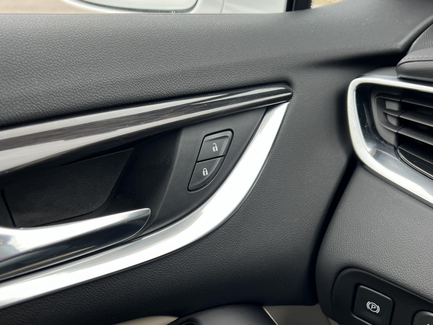 2018 WHITE /Tan Buick Enclave Essence FWD (5GAERBKW4JJ) with an 3.6L V6 engine, Automatic transmission, located at 2990 Old Orchard Rd., Jackson, MO, 63755, 37.354214, -89.612106 - 2018 Buick Enclave Essence 1-Owner 87xxx miles Front Wheel Drive 3.6L V6 Automatic Leather 3rd Row Navigation Power/Heated Seats Backup Camera Sunroof Bluetooth Remote Start Cruise Power Windows/Locks/Mirrors We have financing available and we accept trades! Fill out a credit applica - Photo#32