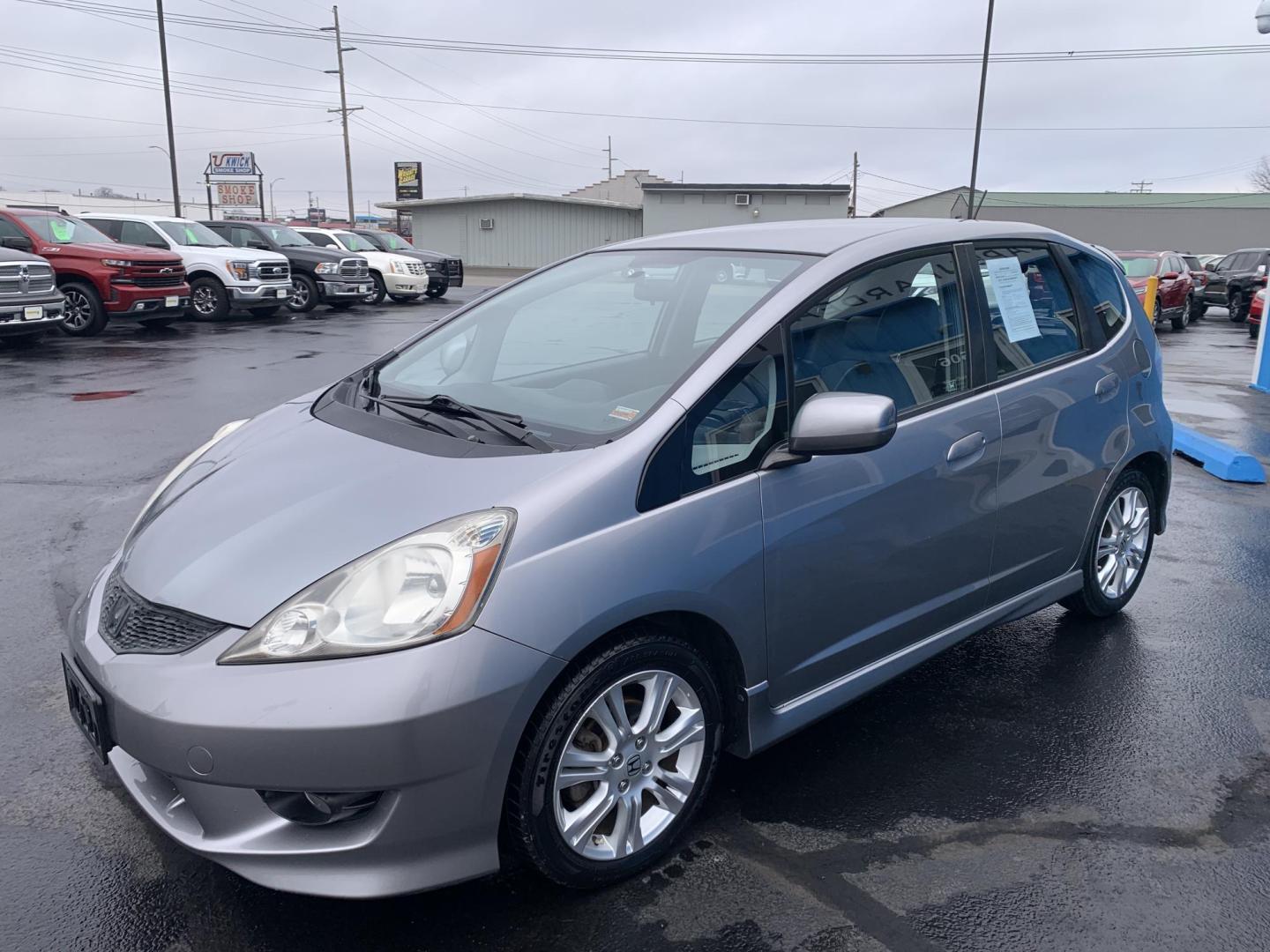 2010 GRAY /GRAY Honda Fit Sport (JHMGE8H43AS) with an 1.5L L4 SOHC 16V engine, Automatic transmission, located at 506 S. Kingshighway, Cape Girardeau, MO, 63703, (573) 235-5000, 37.294991, -89.553635 - 2010 Honda Fit Sport 94,xxx miles Front Wheel Drive 1.5L 4 Cyl. Automatic Cruise Power Windows/Locks/Mirrors We have financing available and we accept trades! Fill out a credit application on our website or come by today! If you have any questions, give us a call at (573) 235-5000 or visit o - Photo#2