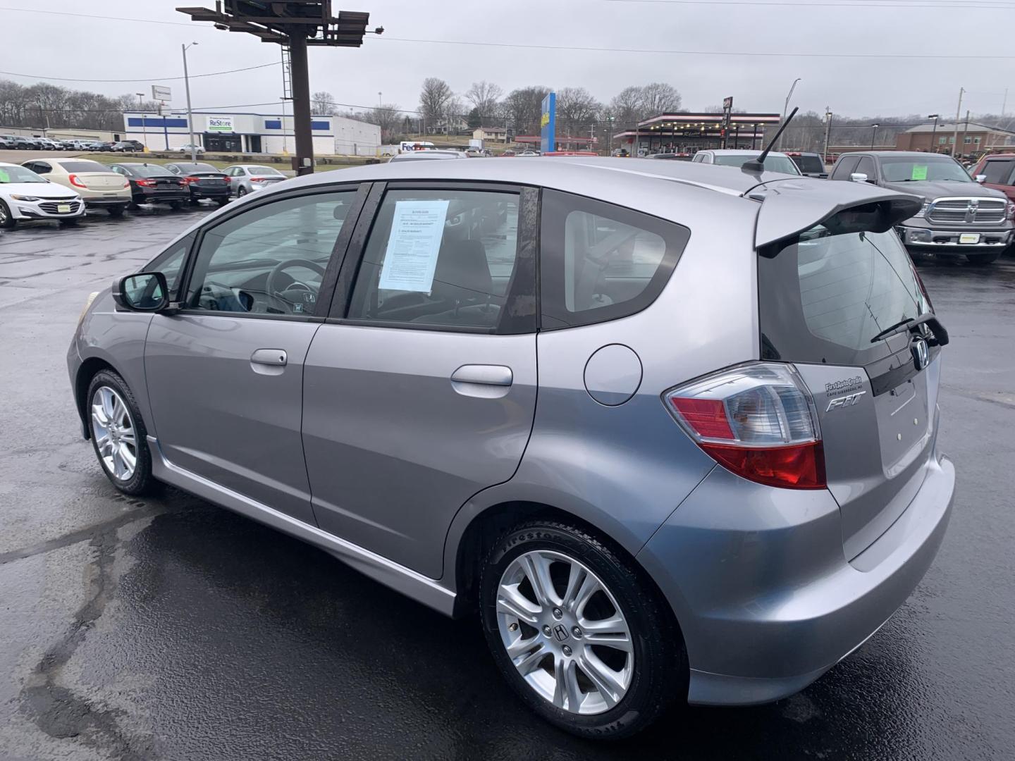 2010 GRAY /GRAY Honda Fit Sport (JHMGE8H43AS) with an 1.5L L4 SOHC 16V engine, Automatic transmission, located at 506 S. Kingshighway, Cape Girardeau, MO, 63703, (573) 235-5000, 37.294991, -89.553635 - 2010 Honda Fit Sport 94,xxx miles Front Wheel Drive 1.5L 4 Cyl. Automatic Cruise Power Windows/Locks/Mirrors We have financing available and we accept trades! Fill out a credit application on our website or come by today! If you have any questions, give us a call at (573) 235-5000 or visit o - Photo#4