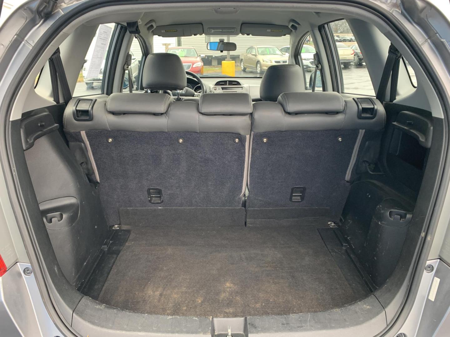 2010 GRAY /GRAY Honda Fit Sport (JHMGE8H43AS) with an 1.5L L4 SOHC 16V engine, Automatic transmission, located at 506 S. Kingshighway, Cape Girardeau, MO, 63703, (573) 235-5000, 37.294991, -89.553635 - 2010 Honda Fit Sport 94,xxx miles Front Wheel Drive 1.5L 4 Cyl. Automatic Cruise Power Windows/Locks/Mirrors We have financing available and we accept trades! Fill out a credit application on our website or come by today! If you have any questions, give us a call at (573) 235-5000 or visit o - Photo#6