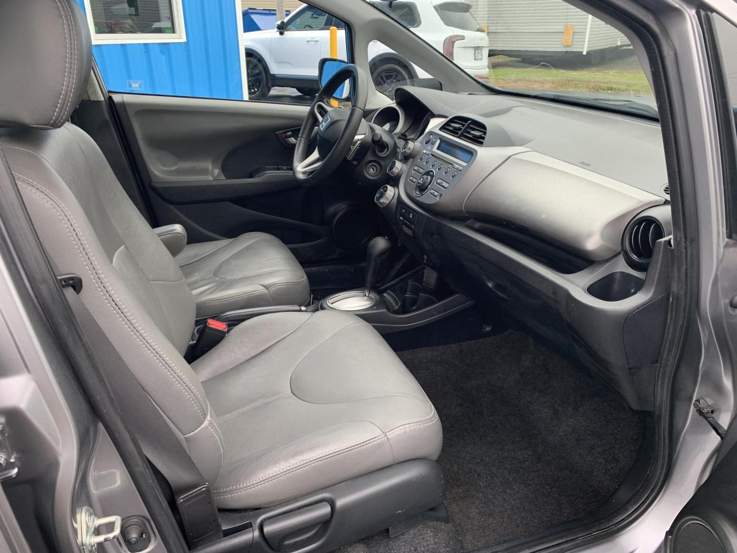 2010 GRAY /GRAY Honda Fit Sport (JHMGE8H43AS) with an 1.5L L4 SOHC 16V engine, Automatic transmission, located at 506 S. Kingshighway, Cape Girardeau, MO, 63703, (573) 235-5000, 37.294991, -89.553635 - 2010 Honda Fit Sport 94,xxx miles Front Wheel Drive 1.5L 4 Cyl. Automatic Cruise Power Windows/Locks/Mirrors We have financing available and we accept trades! Fill out a credit application on our website or come by today! If you have any questions, give us a call at (573) 235-5000 or visit o - Photo#10