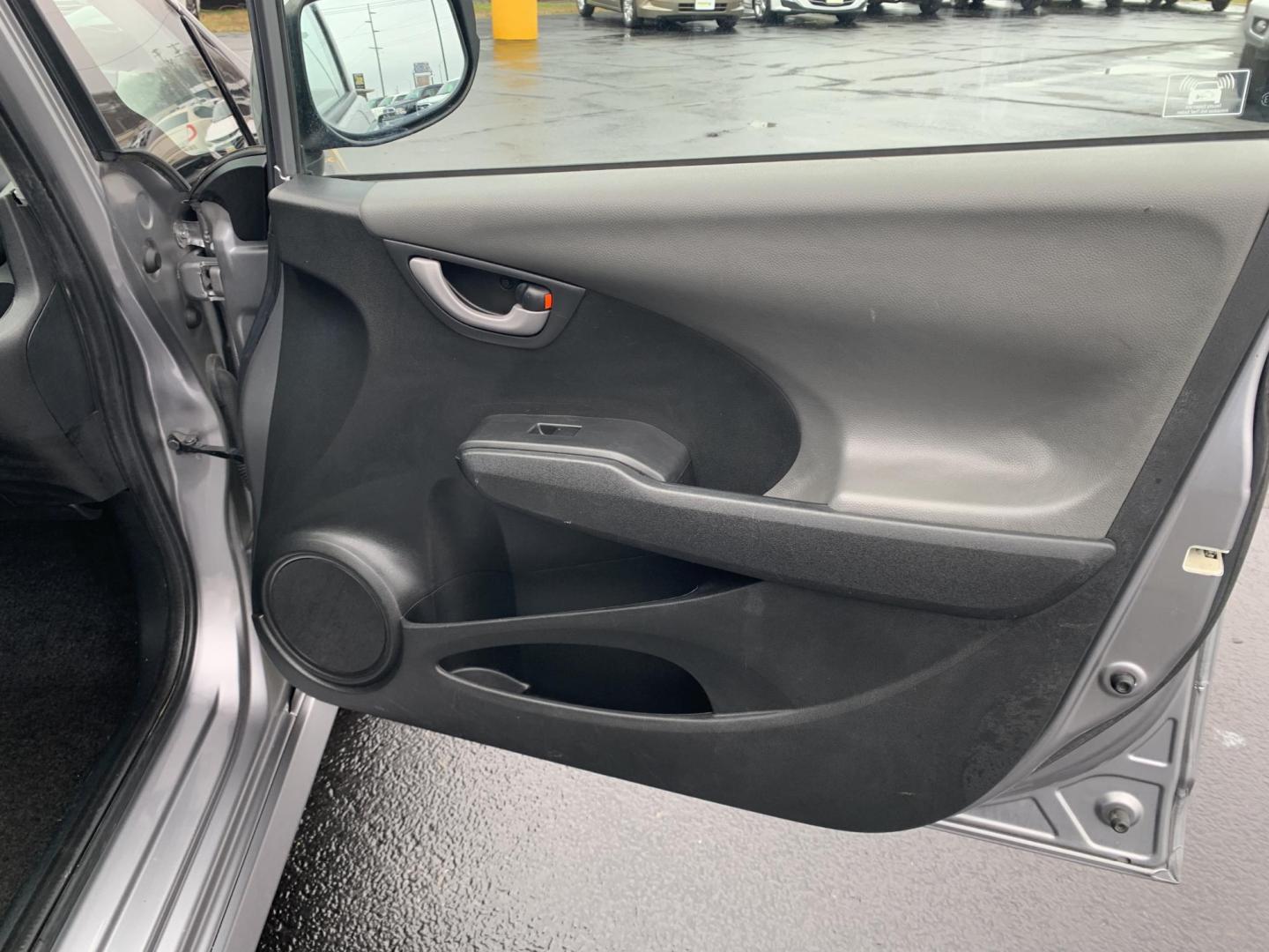 2010 GRAY /GRAY Honda Fit Sport (JHMGE8H43AS) with an 1.5L L4 SOHC 16V engine, Automatic transmission, located at 506 S. Kingshighway, Cape Girardeau, MO, 63703, (573) 235-5000, 37.294991, -89.553635 - 2010 Honda Fit Sport 94,xxx miles Front Wheel Drive 1.5L 4 Cyl. Automatic Cruise Power Windows/Locks/Mirrors We have financing available and we accept trades! Fill out a credit application on our website or come by today! If you have any questions, give us a call at (573) 235-5000 or visit o - Photo#9