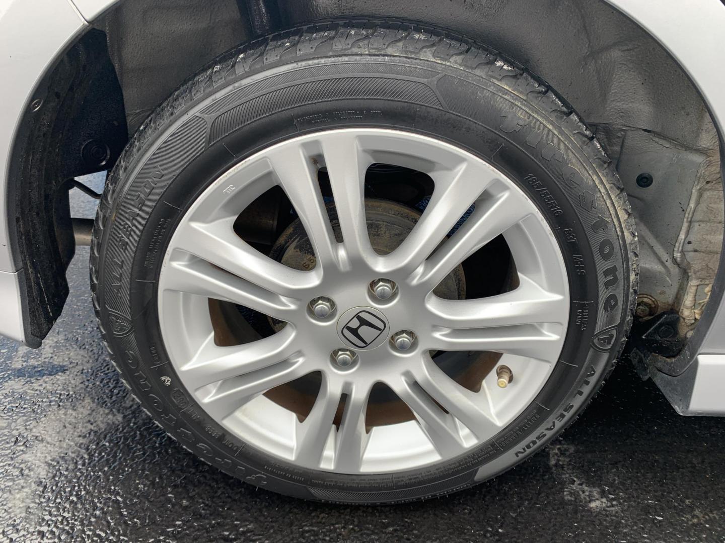 2010 GRAY /GRAY Honda Fit Sport (JHMGE8H43AS) with an 1.5L L4 SOHC 16V engine, Automatic transmission, located at 506 S. Kingshighway, Cape Girardeau, MO, 63703, (573) 235-5000, 37.294991, -89.553635 - 2010 Honda Fit Sport 94,xxx miles Front Wheel Drive 1.5L 4 Cyl. Automatic Cruise Power Windows/Locks/Mirrors We have financing available and we accept trades! Fill out a credit application on our website or come by today! If you have any questions, give us a call at (573) 235-5000 or visit o - Photo#26