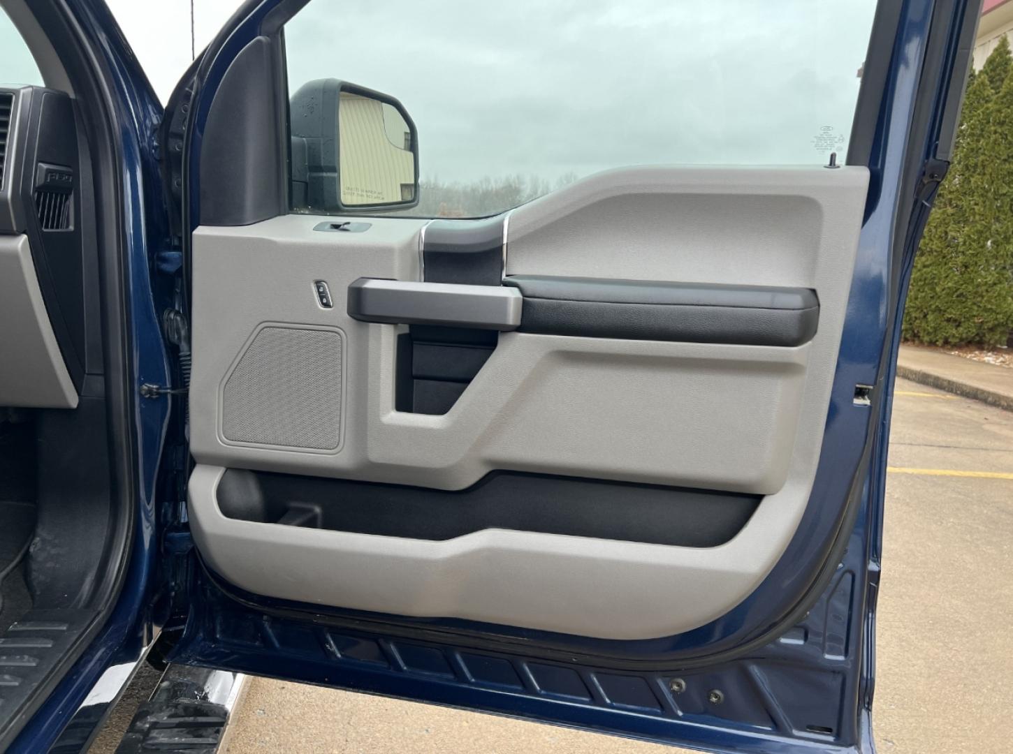 2020 BLUE /Gray Ford F-150 XLT SuperCrew 6.5-ft. Bed 4WD (1FTEW1EP2LK) with an 2.7L V6 engine, Automatic transmission, located at 2990 Old Orchard Rd., Jackson, MO, 63755, 37.354214, -89.612106 - 2020 Ford F-150 XLT 1-Owner 53xxx miles 4x4 2.7L V6 Automatic Backup Camera Power Driver Seat Bluetooth Cruise Power Windows/Locks/Mirrors We have financing available and we accept trades! Fill out a credit application on our website or come by today! If you have any questions, give us a - Photo#14