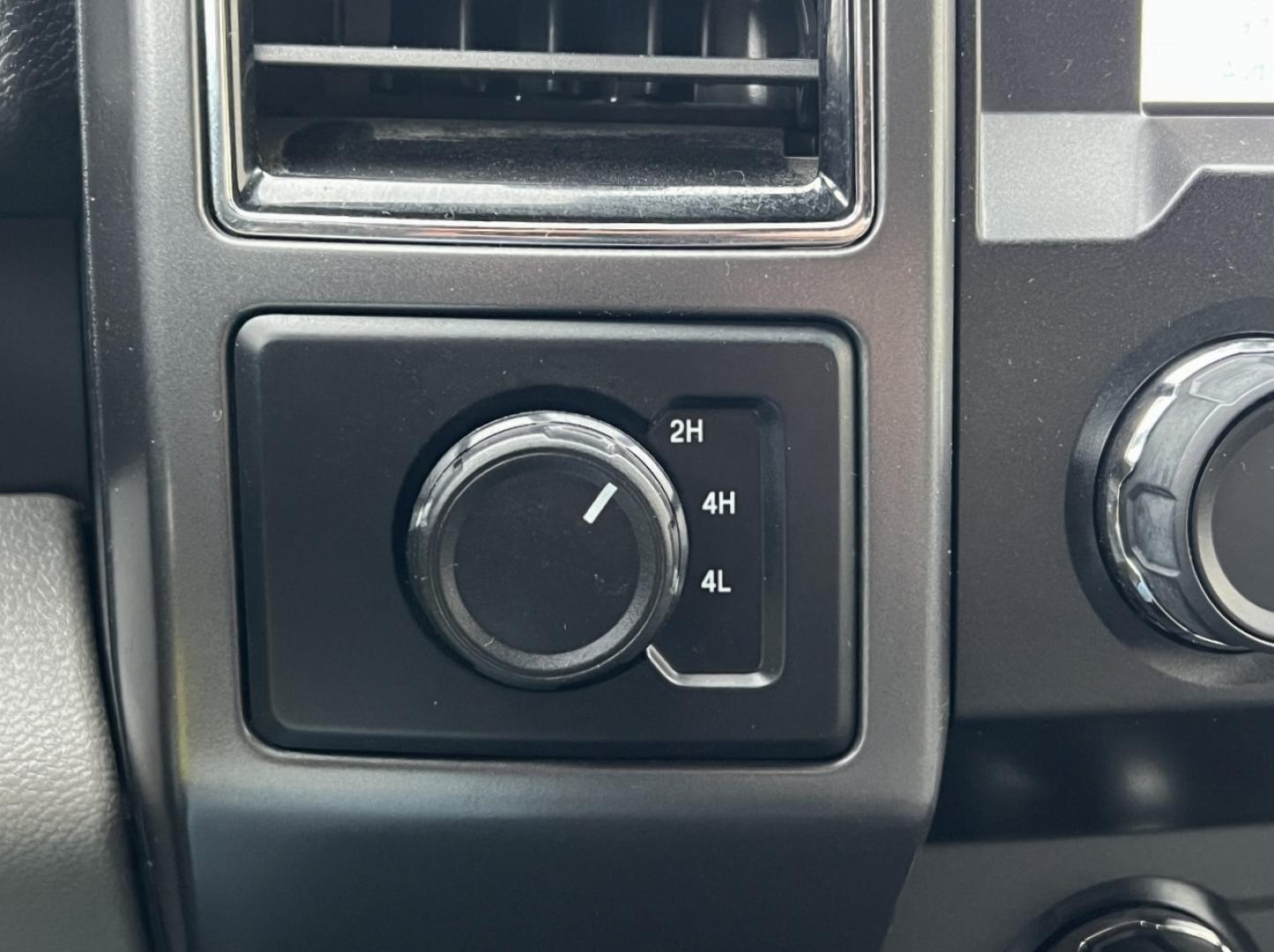 2020 BLUE /Gray Ford F-150 XLT SuperCrew 6.5-ft. Bed 4WD (1FTEW1EP2LK) with an 2.7L V6 engine, Automatic transmission, located at 2990 Old Orchard Rd., Jackson, MO, 63755, 37.354214, -89.612106 - 2020 Ford F-150 XLT 1-Owner 53xxx miles 4x4 2.7L V6 Automatic Backup Camera Power Driver Seat Bluetooth Cruise Power Windows/Locks/Mirrors We have financing available and we accept trades! Fill out a credit application on our website or come by today! If you have any questions, give us a - Photo#2