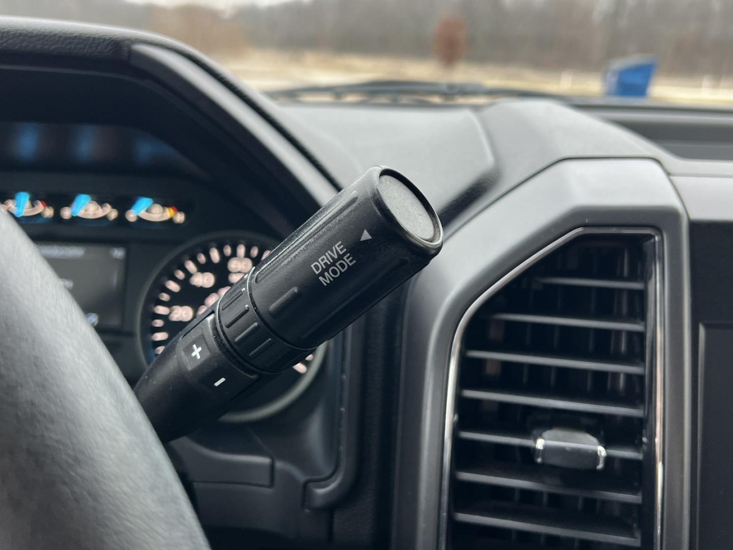 2020 BLUE /Gray Ford F-150 XLT SuperCrew 6.5-ft. Bed 4WD (1FTEW1EP2LK) with an 2.7L V6 engine, Automatic transmission, located at 2990 Old Orchard Rd., Jackson, MO, 63755, 37.354214, -89.612106 - 2020 Ford F-150 XLT 1-Owner 53xxx miles 4x4 2.7L V6 Automatic Backup Camera Power Driver Seat Bluetooth Cruise Power Windows/Locks/Mirrors We have financing available and we accept trades! Fill out a credit application on our website or come by today! If you have any questions, give us a - Photo#23