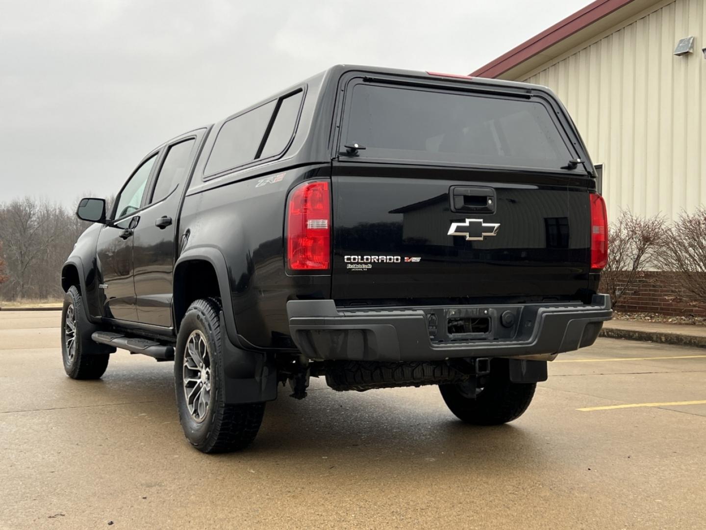 2017 BLACK /Black Chevrolet Colorado ZR2 Crew Cab 4WD Short Box (1GCGTEEN2H1) with an 3.6L V6 engine, Automatic transmission, located at 2990 Old Orchard Rd., Jackson, MO, 63755, 37.354214, -89.612106 - 2017 Chevrolet Colorado ZR2 1-Owner 130xxx miles 4x4 3.6L V6 Automatic Leather Backup Camera Power/Heated Seats Bluetooth Remote Start Cruise Power Windows/Locks/Mirrors We have financing available and we accept trades! Fill out a credit application on our website or come by today! If - Photo#11