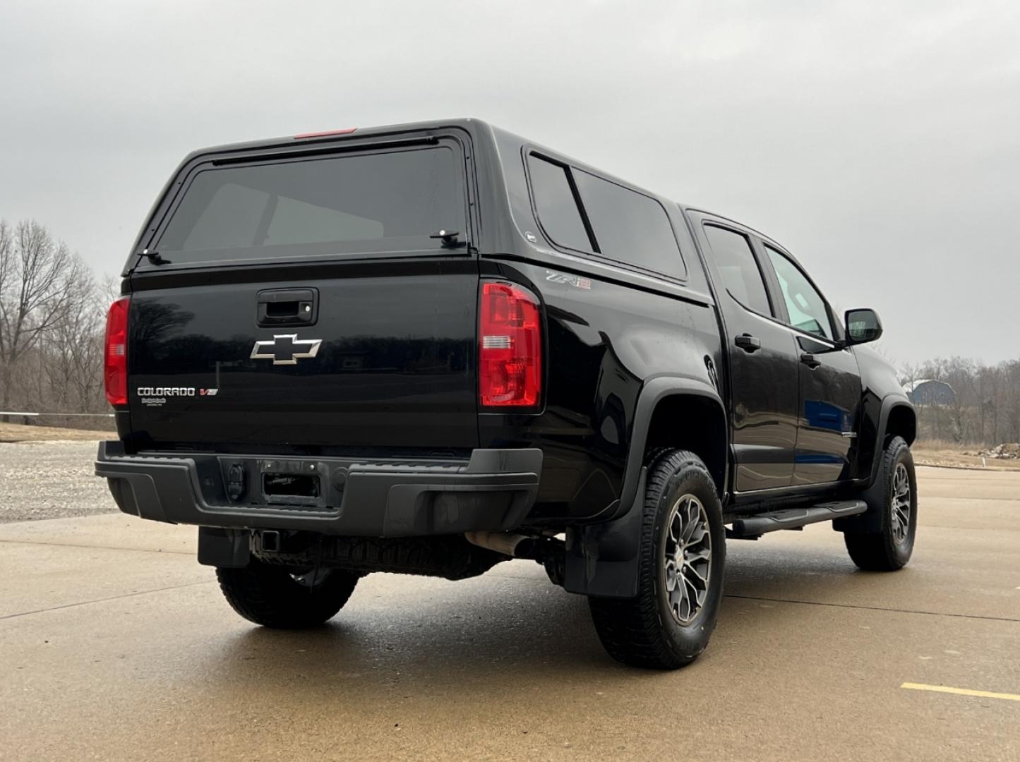 2017 BLACK /Black Chevrolet Colorado ZR2 Crew Cab 4WD Short Box (1GCGTEEN2H1) with an 3.6L V6 engine, Automatic transmission, located at 2990 Old Orchard Rd., Jackson, MO, 63755, 37.354214, -89.612106 - 2017 Chevrolet Colorado ZR2 1-Owner 130xxx miles 4x4 3.6L V6 Automatic Leather Backup Camera Power/Heated Seats Bluetooth Remote Start Cruise Power Windows/Locks/Mirrors We have financing available and we accept trades! Fill out a credit application on our website or come by today! If - Photo#10