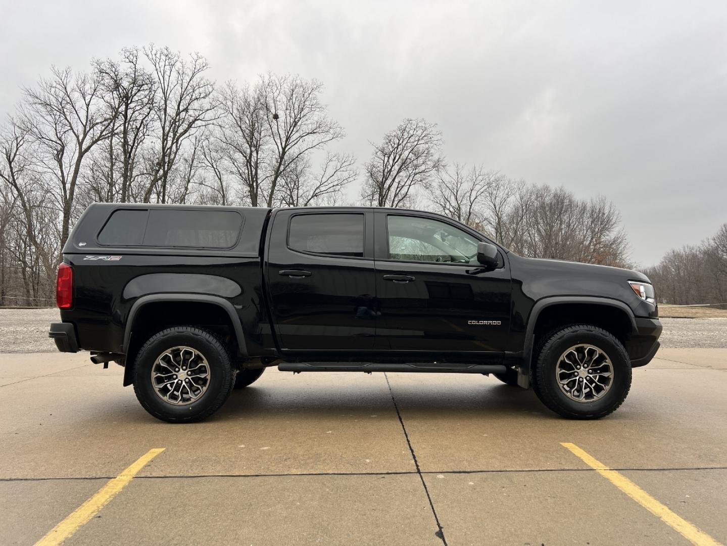 2017 BLACK /Black Chevrolet Colorado ZR2 Crew Cab 4WD Short Box (1GCGTEEN2H1) with an 3.6L V6 engine, Automatic transmission, located at 2990 Old Orchard Rd., Jackson, MO, 63755, 37.354214, -89.612106 - 2017 Chevrolet Colorado ZR2 1-Owner 130xxx miles 4x4 3.6L V6 Automatic Leather Backup Camera Power/Heated Seats Bluetooth Remote Start Cruise Power Windows/Locks/Mirrors We have financing available and we accept trades! Fill out a credit application on our website or come by today! If - Photo#9