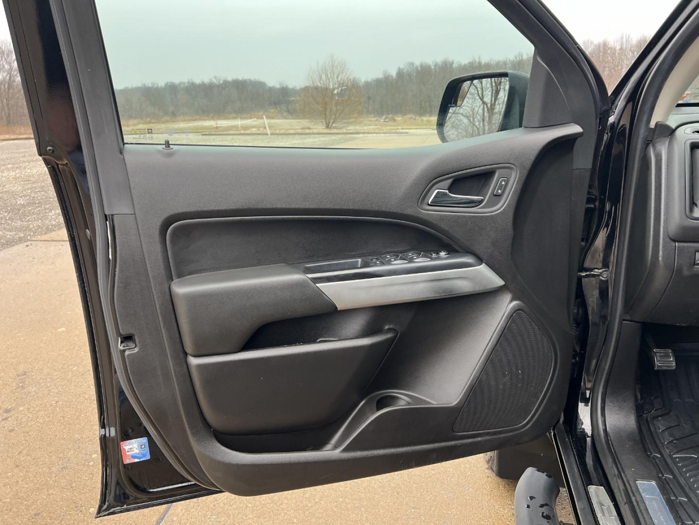 2017 BLACK /Black Chevrolet Colorado ZR2 Crew Cab 4WD Short Box (1GCGTEEN2H1) with an 3.6L V6 engine, Automatic transmission, located at 2990 Old Orchard Rd., Jackson, MO, 63755, 37.354214, -89.612106 - 2017 Chevrolet Colorado ZR2 1-Owner 130xxx miles 4x4 3.6L V6 Automatic Leather Backup Camera Power/Heated Seats Bluetooth Remote Start Cruise Power Windows/Locks/Mirrors We have financing available and we accept trades! Fill out a credit application on our website or come by today! If - Photo#14