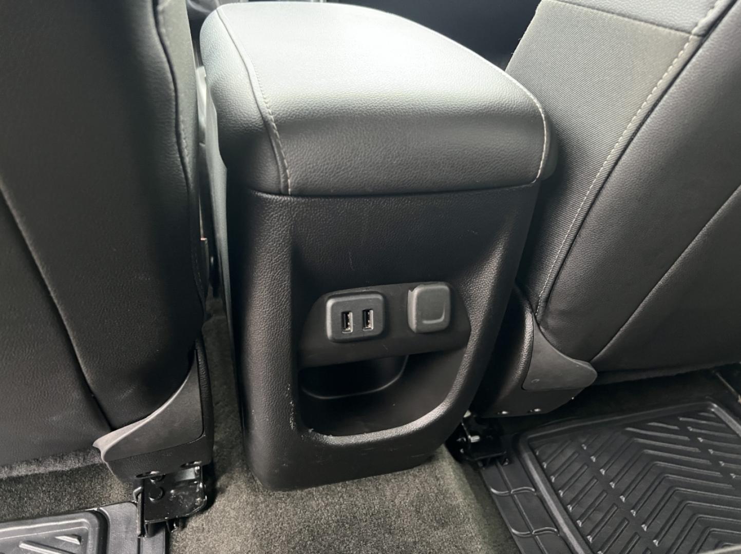 2017 BLACK /Black Chevrolet Colorado ZR2 Crew Cab 4WD Short Box (1GCGTEEN2H1) with an 3.6L V6 engine, Automatic transmission, located at 2990 Old Orchard Rd., Jackson, MO, 63755, 37.354214, -89.612106 - 2017 Chevrolet Colorado ZR2 1-Owner 130xxx miles 4x4 3.6L V6 Automatic Leather Backup Camera Power/Heated Seats Bluetooth Remote Start Cruise Power Windows/Locks/Mirrors We have financing available and we accept trades! Fill out a credit application on our website or come by today! If - Photo#20