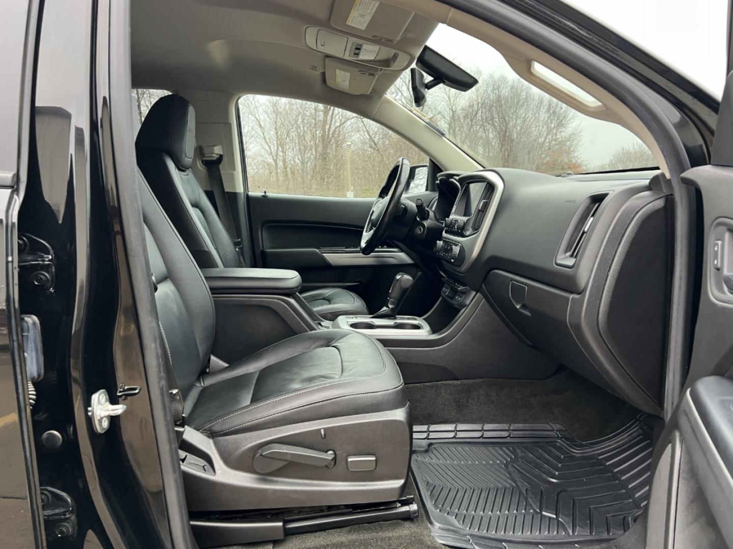 2017 BLACK /Black Chevrolet Colorado ZR2 Crew Cab 4WD Short Box (1GCGTEEN2H1) with an 3.6L V6 engine, Automatic transmission, located at 2990 Old Orchard Rd., Jackson, MO, 63755, 37.354214, -89.612106 - 2017 Chevrolet Colorado ZR2 1-Owner 130xxx miles 4x4 3.6L V6 Automatic Leather Backup Camera Power/Heated Seats Bluetooth Remote Start Cruise Power Windows/Locks/Mirrors We have financing available and we accept trades! Fill out a credit application on our website or come by today! If - Photo#17