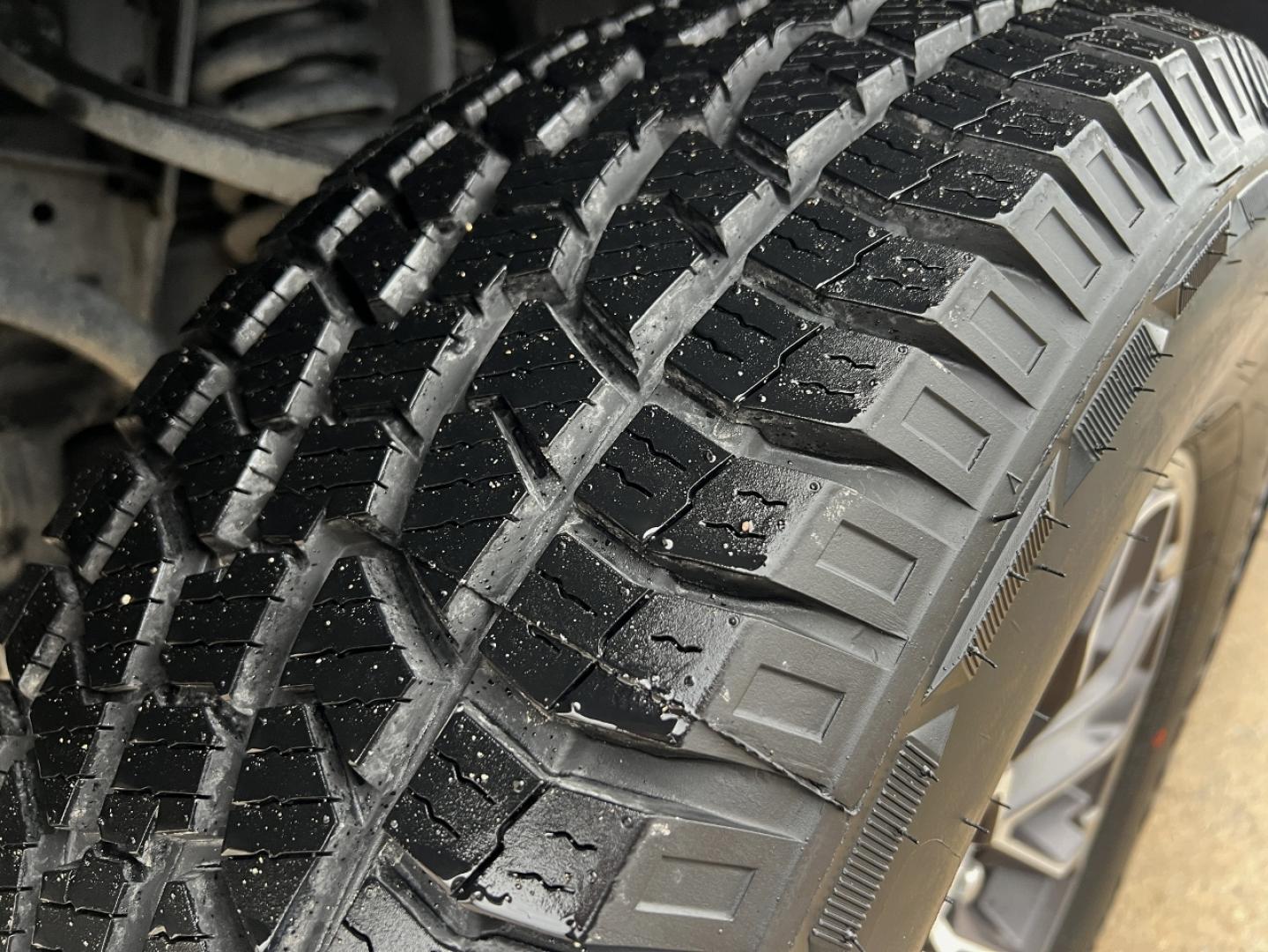 2017 BLACK /Black Chevrolet Colorado ZR2 Crew Cab 4WD Short Box (1GCGTEEN2H1) with an 3.6L V6 engine, Automatic transmission, located at 2990 Old Orchard Rd., Jackson, MO, 63755, 37.354214, -89.612106 - 2017 Chevrolet Colorado ZR2 1-Owner 130xxx miles 4x4 3.6L V6 Automatic Leather Backup Camera Power/Heated Seats Bluetooth Remote Start Cruise Power Windows/Locks/Mirrors We have financing available and we accept trades! Fill out a credit application on our website or come by today! If - Photo#36