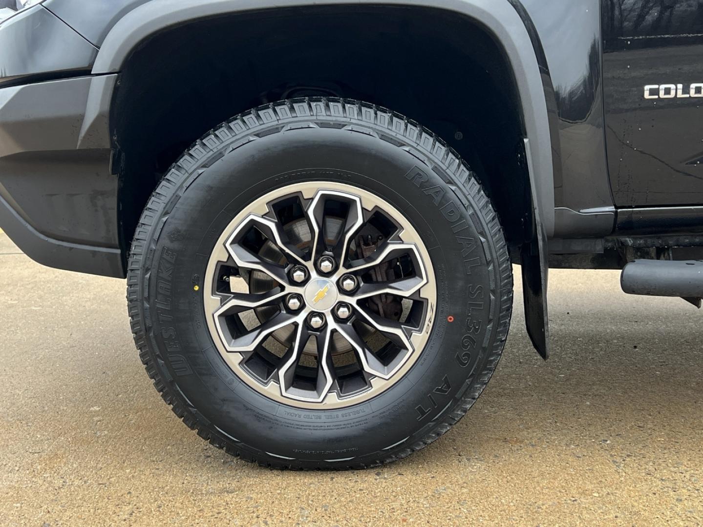 2017 BLACK /Black Chevrolet Colorado ZR2 Crew Cab 4WD Short Box (1GCGTEEN2H1) with an 3.6L V6 engine, Automatic transmission, located at 2990 Old Orchard Rd., Jackson, MO, 63755, 37.354214, -89.612106 - 2017 Chevrolet Colorado ZR2 1-Owner 130xxx miles 4x4 3.6L V6 Automatic Leather Backup Camera Power/Heated Seats Bluetooth Remote Start Cruise Power Windows/Locks/Mirrors We have financing available and we accept trades! Fill out a credit application on our website or come by today! If - Photo#37