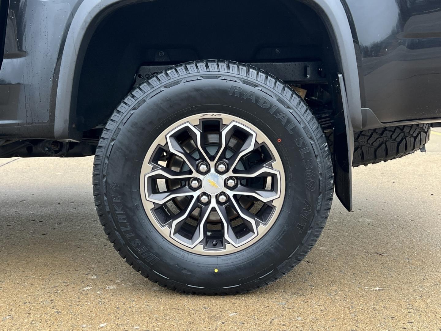 2017 BLACK /Black Chevrolet Colorado ZR2 Crew Cab 4WD Short Box (1GCGTEEN2H1) with an 3.6L V6 engine, Automatic transmission, located at 2990 Old Orchard Rd., Jackson, MO, 63755, 37.354214, -89.612106 - 2017 Chevrolet Colorado ZR2 1-Owner 130xxx miles 4x4 3.6L V6 Automatic Leather Backup Camera Power/Heated Seats Bluetooth Remote Start Cruise Power Windows/Locks/Mirrors We have financing available and we accept trades! Fill out a credit application on our website or come by today! If - Photo#38