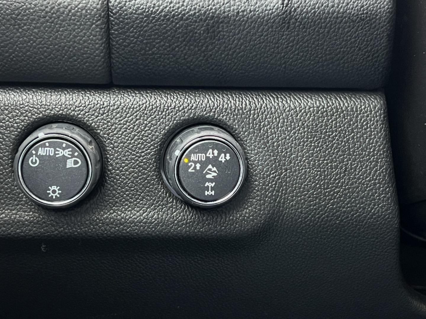 2017 BLACK /Black Chevrolet Colorado ZR2 Crew Cab 4WD Short Box (1GCGTEEN2H1) with an 3.6L V6 engine, Automatic transmission, located at 2990 Old Orchard Rd., Jackson, MO, 63755, 37.354214, -89.612106 - 2017 Chevrolet Colorado ZR2 1-Owner 130xxx miles 4x4 3.6L V6 Automatic Leather Backup Camera Power/Heated Seats Bluetooth Remote Start Cruise Power Windows/Locks/Mirrors We have financing available and we accept trades! Fill out a credit application on our website or come by today! If - Photo#2