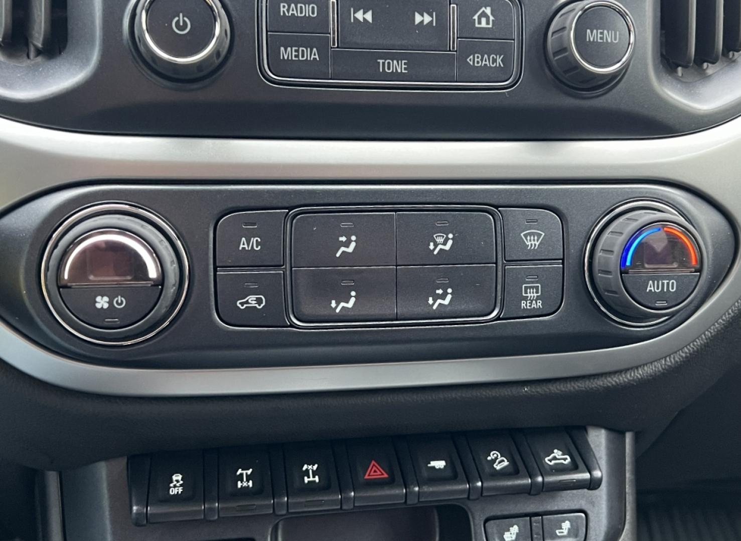 2017 BLACK /Black Chevrolet Colorado ZR2 Crew Cab 4WD Short Box (1GCGTEEN2H1) with an 3.6L V6 engine, Automatic transmission, located at 2990 Old Orchard Rd., Jackson, MO, 63755, 37.354214, -89.612106 - 2017 Chevrolet Colorado ZR2 1-Owner 130xxx miles 4x4 3.6L V6 Automatic Leather Backup Camera Power/Heated Seats Bluetooth Remote Start Cruise Power Windows/Locks/Mirrors We have financing available and we accept trades! Fill out a credit application on our website or come by today! If - Photo#27