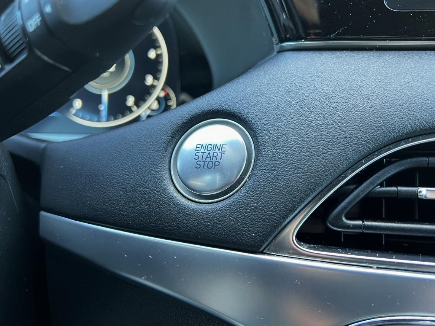 2020 GRAY /Black Hyundai Palisade Limited AWD (KM8R5DHE1LU) with an 3.8L V6 engine, Automatic transmission, located at 2990 Old Orchard Rd., Jackson, MO, 63755, 37.354214, -89.612106 - 2020 Hyundai Palisade Limited 1-Owner 125xxx miles All Wheel Drive 3.8L V6 Automatic Leather 3rd Row Navigation Power/Heated/Cooled Seats Heated/Cooled Rear Seats Heated Steering Wheel Backup Camera Sunroof Bluetooth Remote Start Heads Up Display Cruise Power Windows/Locks/Mirrors - Photo#30