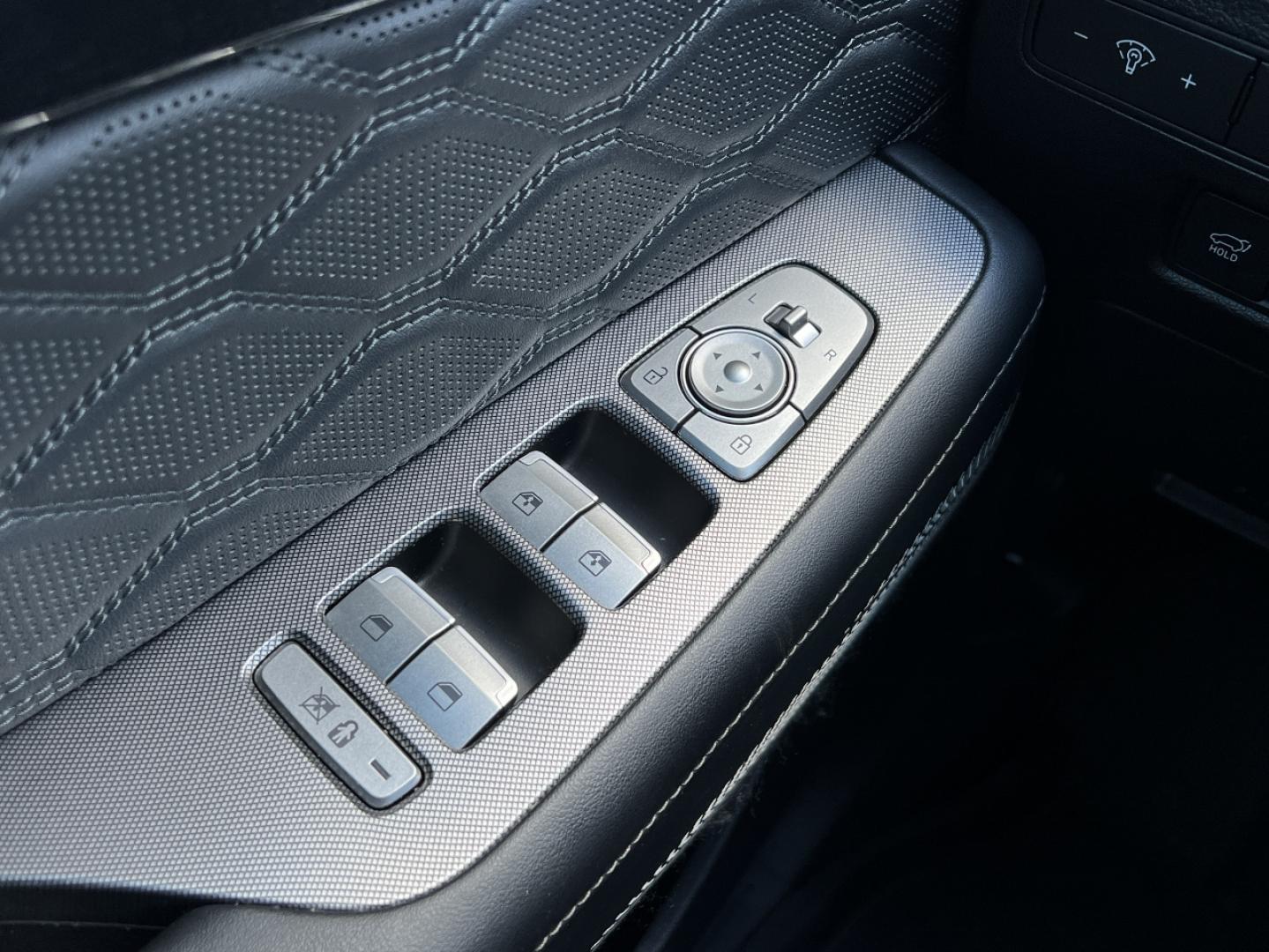 2020 GRAY /Black Hyundai Palisade Limited AWD (KM8R5DHE1LU) with an 3.8L V6 engine, Automatic transmission, located at 2990 Old Orchard Rd., Jackson, MO, 63755, 37.354214, -89.612106 - 2020 Hyundai Palisade Limited 1-Owner 125xxx miles All Wheel Drive 3.8L V6 Automatic Leather 3rd Row Navigation Power/Heated/Cooled Seats Heated/Cooled Rear Seats Heated Steering Wheel Backup Camera Sunroof Bluetooth Remote Start Heads Up Display Cruise Power Windows/Locks/Mirrors - Photo#34