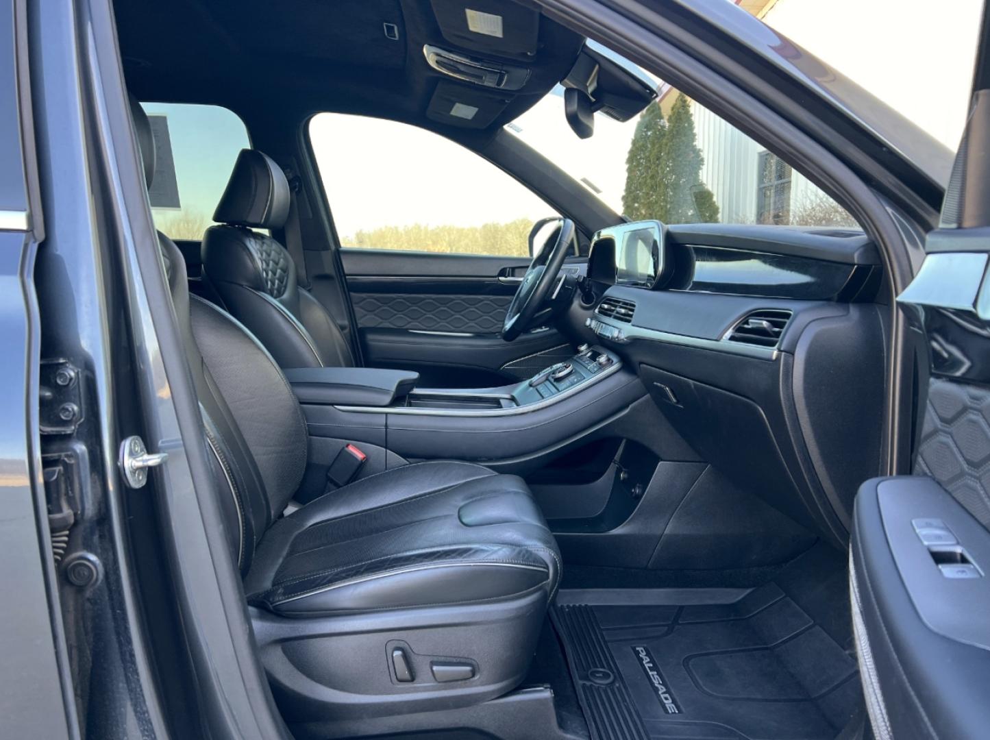 2020 GRAY /Black Hyundai Palisade Limited AWD (KM8R5DHE1LU) with an 3.8L V6 engine, Automatic transmission, located at 2990 Old Orchard Rd., Jackson, MO, 63755, 37.354214, -89.612106 - 2020 Hyundai Palisade Limited 1-Owner 125xxx miles All Wheel Drive 3.8L V6 Automatic Leather 3rd Row Navigation Power/Heated/Cooled Seats Heated/Cooled Rear Seats Heated Steering Wheel Backup Camera Sunroof Bluetooth Remote Start Heads Up Display Cruise Power Windows/Locks/Mirrors - Photo#19