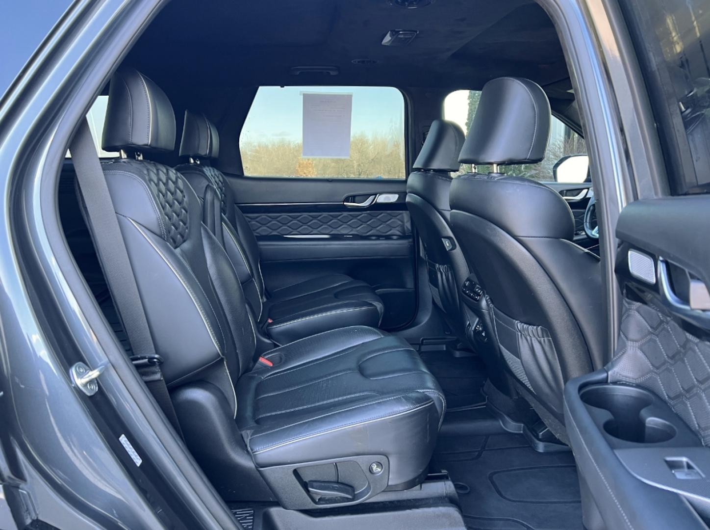 2020 GRAY /Black Hyundai Palisade Limited AWD (KM8R5DHE1LU) with an 3.8L V6 engine, Automatic transmission, located at 2990 Old Orchard Rd., Jackson, MO, 63755, 37.354214, -89.612106 - 2020 Hyundai Palisade Limited 1-Owner 125xxx miles All Wheel Drive 3.8L V6 Automatic Leather 3rd Row Navigation Power/Heated/Cooled Seats Heated/Cooled Rear Seats Heated Steering Wheel Backup Camera Sunroof Bluetooth Remote Start Heads Up Display Cruise Power Windows/Locks/Mirrors - Photo#21