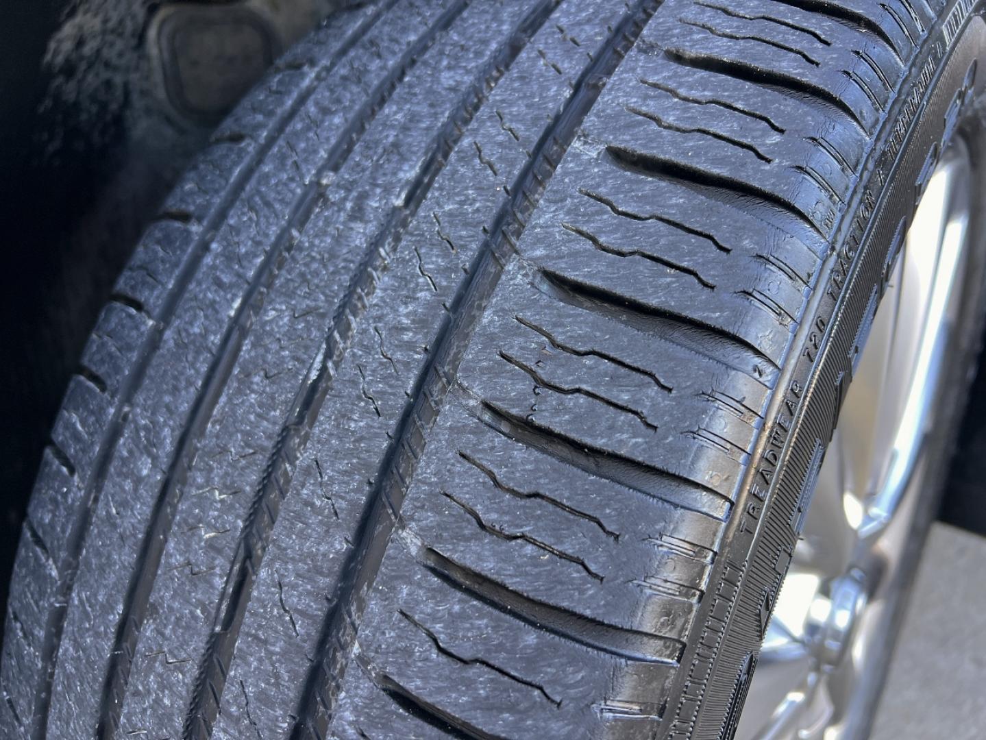 2020 GRAY /Black Hyundai Palisade Limited AWD (KM8R5DHE1LU) with an 3.8L V6 engine, Automatic transmission, located at 2990 Old Orchard Rd., Jackson, MO, 63755, 37.354214, -89.612106 - 2020 Hyundai Palisade Limited 1-Owner 125xxx miles All Wheel Drive 3.8L V6 Automatic Leather 3rd Row Navigation Power/Heated/Cooled Seats Heated/Cooled Rear Seats Heated Steering Wheel Backup Camera Sunroof Bluetooth Remote Start Heads Up Display Cruise Power Windows/Locks/Mirrors - Photo#43