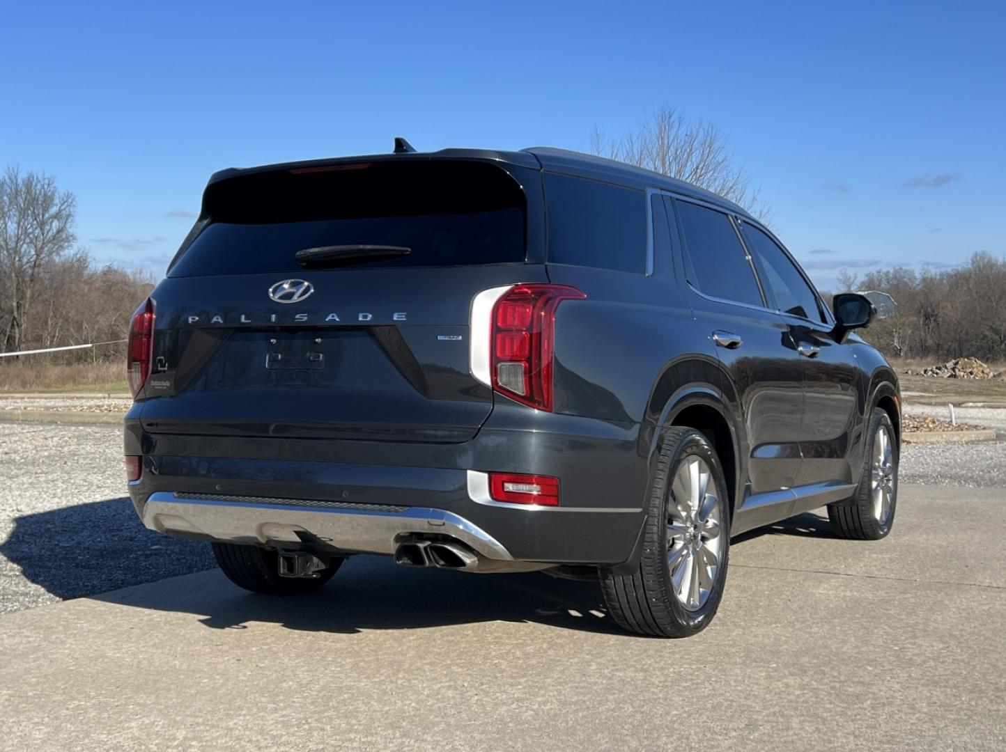 2020 GRAY /Black Hyundai Palisade Limited AWD (KM8R5DHE1LU) with an 3.8L V6 engine, Automatic transmission, located at 2990 Old Orchard Rd., Jackson, MO, 63755, 37.354214, -89.612106 - 2020 Hyundai Palisade Limited 1-Owner 125xxx miles All Wheel Drive 3.8L V6 Automatic Leather 3rd Row Navigation Power/Heated/Cooled Seats Heated/Cooled Rear Seats Heated Steering Wheel Backup Camera Sunroof Bluetooth Remote Start Heads Up Display Cruise Power Windows/Locks/Mirrors - Photo#12
