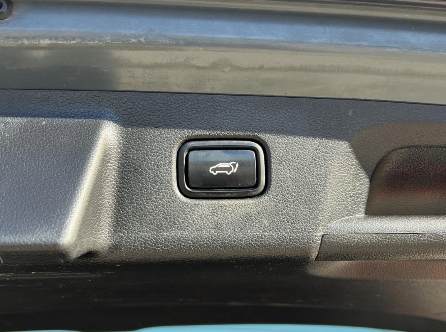 2020 GRAY /Black Hyundai Palisade Limited AWD (KM8R5DHE1LU) with an 3.8L V6 engine, Automatic transmission, located at 2990 Old Orchard Rd., Jackson, MO, 63755, 37.354214, -89.612106 - 2020 Hyundai Palisade Limited 1-Owner 125xxx miles All Wheel Drive 3.8L V6 Automatic Leather 3rd Row Navigation Power/Heated/Cooled Seats Heated/Cooled Rear Seats Heated Steering Wheel Backup Camera Sunroof Bluetooth Remote Start Heads Up Display Cruise Power Windows/Locks/Mirrors - Photo#27