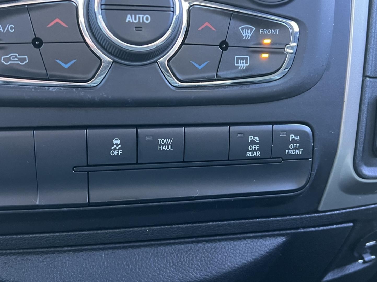 2019 WHITE /Gray RAM 1500 SLT Crew Cab SWB 4WD (1C6RR7LT9KS) with an 5.7L V8 engine, Automatic transmission, located at 2990 Old Orchard Rd., Jackson, MO, 63755, 37.354214, -89.612106 - 2019 Ram 1500 Classic Big Horn 120xxx miles 4x4 5.7L V8 HEMI Automatic Backup Camera Power Driver Seat Bluetooth Remote Start Cruise Power Windows/Locks/Mirrors We have financing available and we accept trades! Fill out a credit application on our website or come by today! If you have an - Photo#26