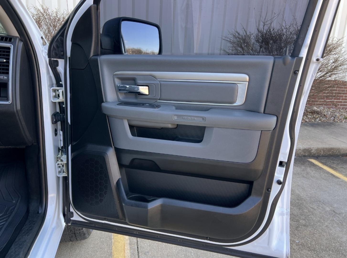 2019 WHITE /Gray RAM 1500 SLT Crew Cab SWB 4WD (1C6RR7LT9KS) with an 5.7L V8 engine, Automatic transmission, located at 2990 Old Orchard Rd., Jackson, MO, 63755, 37.354214, -89.612106 - 2019 Ram 1500 Classic Big Horn 120xxx miles 4x4 5.7L V8 HEMI Automatic Backup Camera Power Driver Seat Bluetooth Remote Start Cruise Power Windows/Locks/Mirrors We have financing available and we accept trades! Fill out a credit application on our website or come by today! If you have an - Photo#15