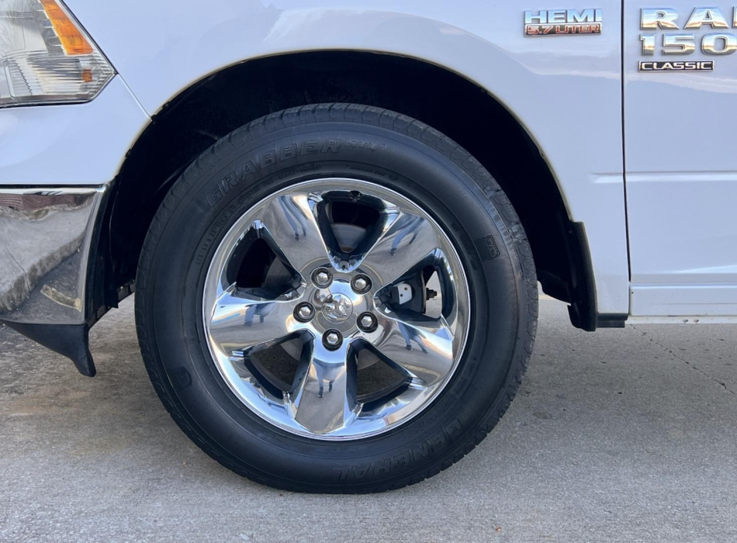 2019 WHITE /Gray RAM 1500 SLT Crew Cab SWB 4WD (1C6RR7LT9KS) with an 5.7L V8 engine, Automatic transmission, located at 2990 Old Orchard Rd., Jackson, MO, 63755, 37.354214, -89.612106 - 2019 Ram 1500 Classic Big Horn 120xxx miles 4x4 5.7L V8 HEMI Automatic Backup Camera Power Driver Seat Bluetooth Remote Start Cruise Power Windows/Locks/Mirrors We have financing available and we accept trades! Fill out a credit application on our website or come by today! If you have an - Photo#35