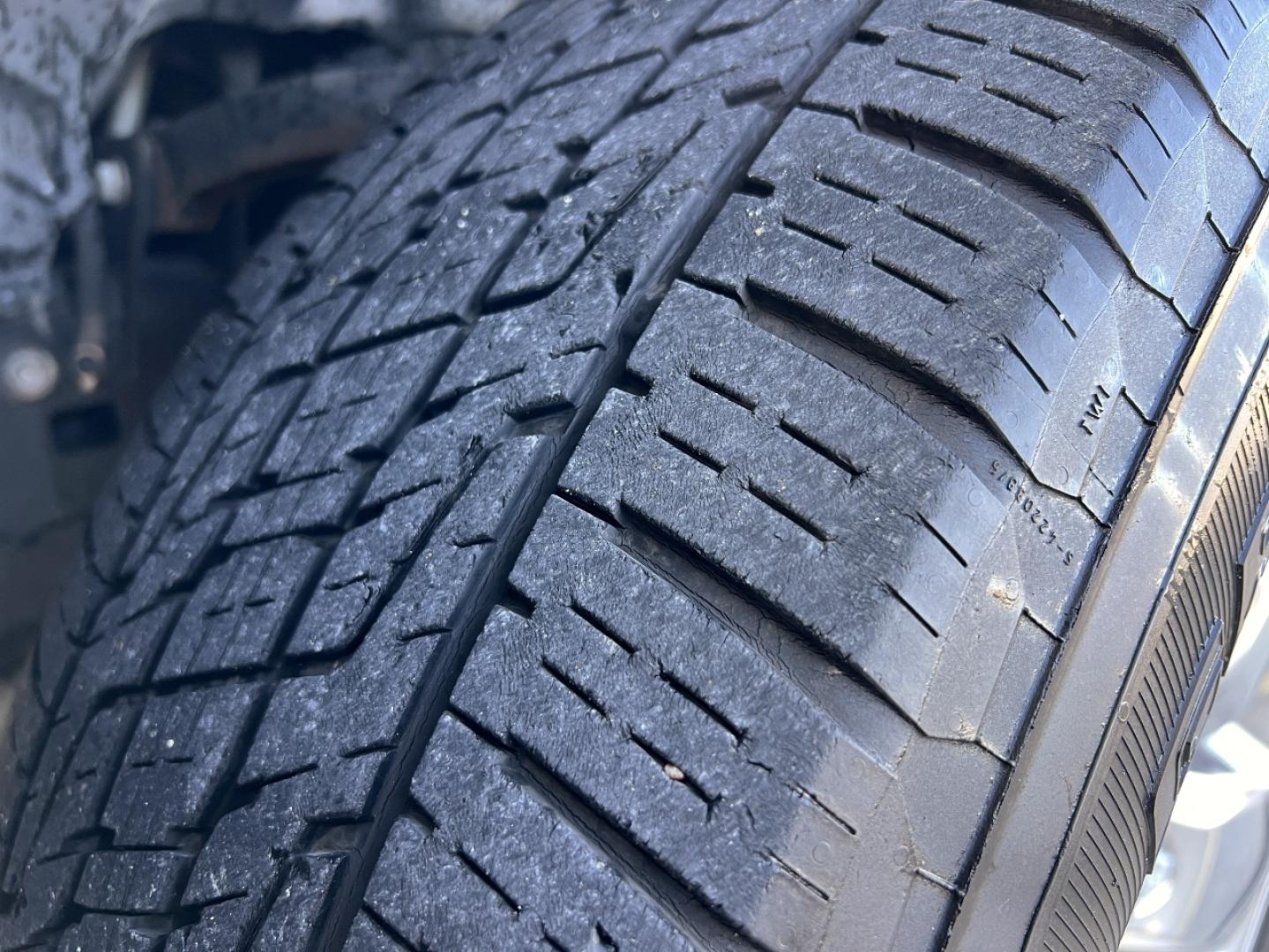 2019 WHITE /Gray RAM 1500 SLT Crew Cab SWB 4WD (1C6RR7LT9KS) with an 5.7L V8 engine, Automatic transmission, located at 2990 Old Orchard Rd., Jackson, MO, 63755, 37.354214, -89.612106 - 2019 Ram 1500 Classic Big Horn 120xxx miles 4x4 5.7L V8 HEMI Automatic Backup Camera Power Driver Seat Bluetooth Remote Start Cruise Power Windows/Locks/Mirrors We have financing available and we accept trades! Fill out a credit application on our website or come by today! If you have an - Photo#34