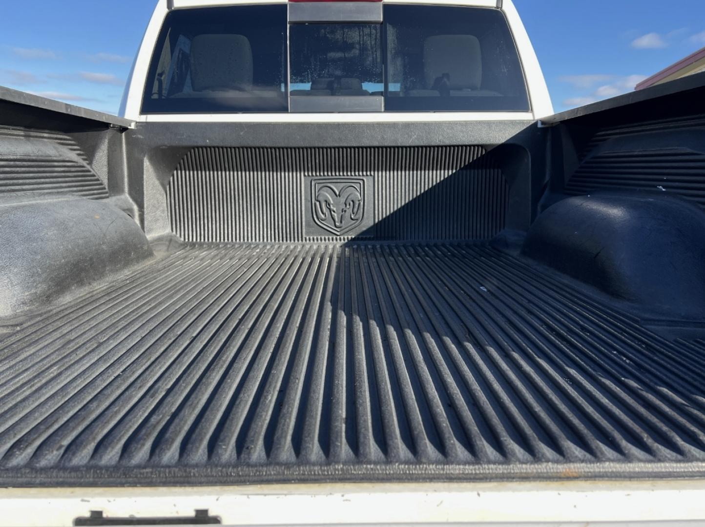 2019 WHITE /Gray RAM 1500 SLT Crew Cab SWB 4WD (1C6RR7LT9KS) with an 5.7L V8 engine, Automatic transmission, located at 2990 Old Orchard Rd., Jackson, MO, 63755, 37.354214, -89.612106 - 2019 Ram 1500 Classic Big Horn 120xxx miles 4x4 5.7L V8 HEMI Automatic Backup Camera Power Driver Seat Bluetooth Remote Start Cruise Power Windows/Locks/Mirrors We have financing available and we accept trades! Fill out a credit application on our website or come by today! If you have an - Photo#20