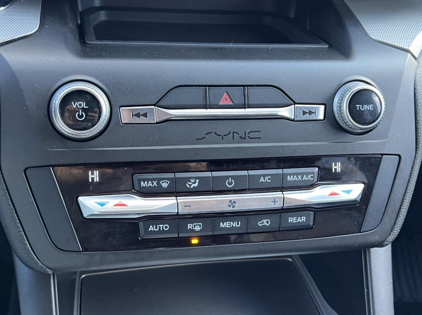 2020 SILVER /Black Ford Explorer XLT 2WD (1FMSK7DH1LG) with an 2.3L 4 Cyl. engine, Automatic transmission, located at 2990 Old Orchard Rd., Jackson, MO, 63755, 37.354214, -89.612106 - 2020 Ford Explorer XLT 93xxx miles Rear Wheel Drive 2.3L 4 Cyl. Automatic Leather 3rd Row Backup Camera Power Seats Bluetooth Remote Start Cruise Power Windows/Locks/Mirrors We have financing available and we accept trades! Fill out a credit application on our website or come by today! - Photo#28