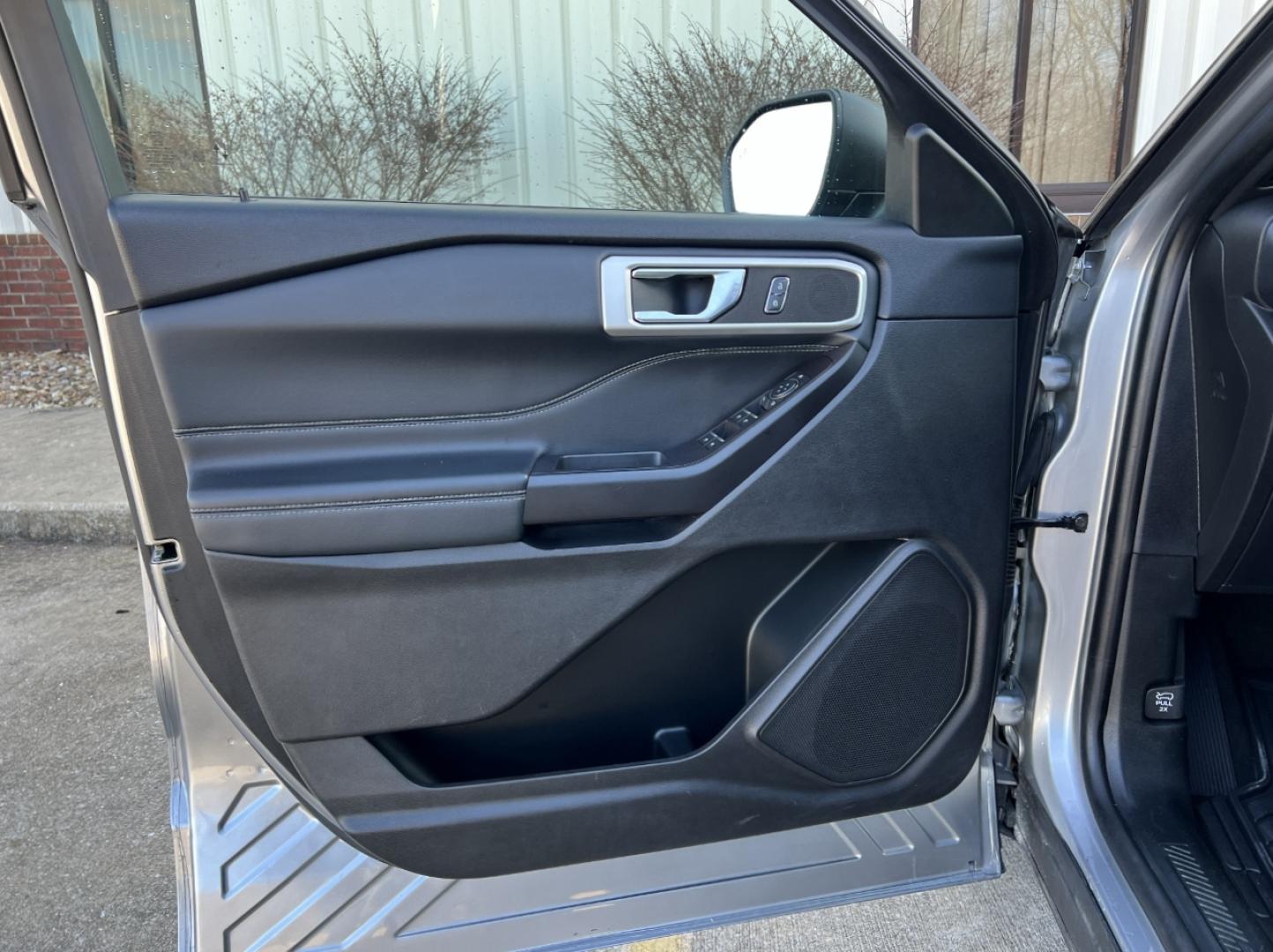 2020 SILVER /Black Ford Explorer XLT 2WD (1FMSK7DH1LG) with an 2.3L 4 Cyl. engine, Automatic transmission, located at 2990 Old Orchard Rd., Jackson, MO, 63755, 37.354214, -89.612106 - 2020 Ford Explorer XLT 93xxx miles Rear Wheel Drive 2.3L 4 Cyl. Automatic Leather 3rd Row Backup Camera Power Seats Bluetooth Remote Start Cruise Power Windows/Locks/Mirrors We have financing available and we accept trades! Fill out a credit application on our website or come by today! - Photo#12