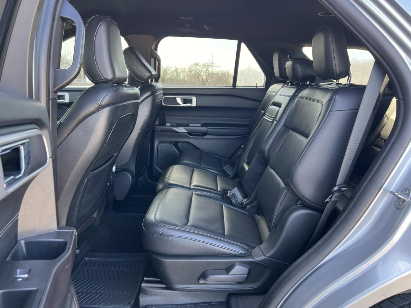 2020 SILVER /Black Ford Explorer XLT 2WD (1FMSK7DH1LG) with an 2.3L 4 Cyl. engine, Automatic transmission, located at 2990 Old Orchard Rd., Jackson, MO, 63755, 37.354214, -89.612106 - 2020 Ford Explorer XLT 93xxx miles Rear Wheel Drive 2.3L 4 Cyl. Automatic Leather 3rd Row Backup Camera Power Seats Bluetooth Remote Start Cruise Power Windows/Locks/Mirrors We have financing available and we accept trades! Fill out a credit application on our website or come by today! - Photo#16