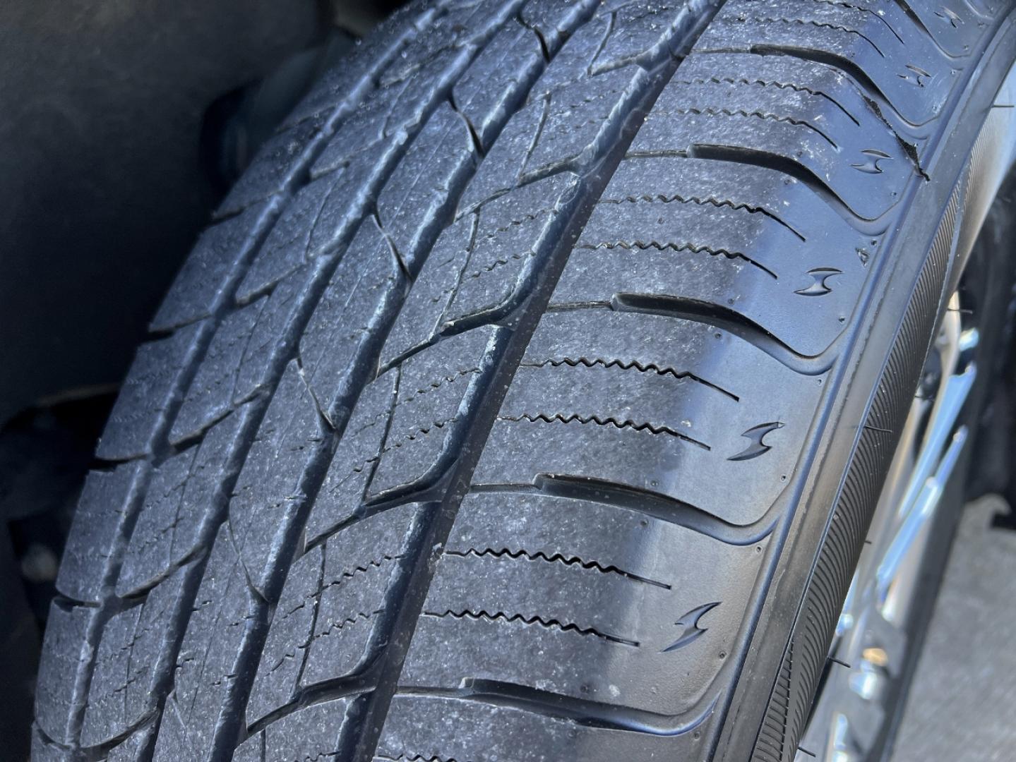 2020 SILVER /Black Ford Explorer XLT 2WD (1FMSK7DH1LG) with an 2.3L 4 Cyl. engine, Automatic transmission, located at 2990 Old Orchard Rd., Jackson, MO, 63755, 37.354214, -89.612106 - 2020 Ford Explorer XLT 93xxx miles Rear Wheel Drive 2.3L 4 Cyl. Automatic Leather 3rd Row Backup Camera Power Seats Bluetooth Remote Start Cruise Power Windows/Locks/Mirrors We have financing available and we accept trades! Fill out a credit application on our website or come by today! - Photo#37