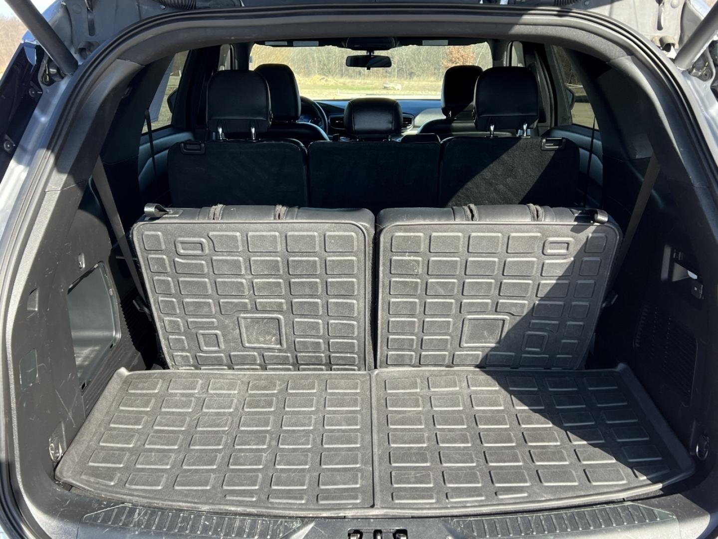 2020 SILVER /Black Ford Explorer XLT 2WD (1FMSK7DH1LG) with an 2.3L 4 Cyl. engine, Automatic transmission, located at 2990 Old Orchard Rd., Jackson, MO, 63755, 37.354214, -89.612106 - 2020 Ford Explorer XLT 93xxx miles Rear Wheel Drive 2.3L 4 Cyl. Automatic Leather 3rd Row Backup Camera Power Seats Bluetooth Remote Start Cruise Power Windows/Locks/Mirrors We have financing available and we accept trades! Fill out a credit application on our website or come by today! - Photo#20