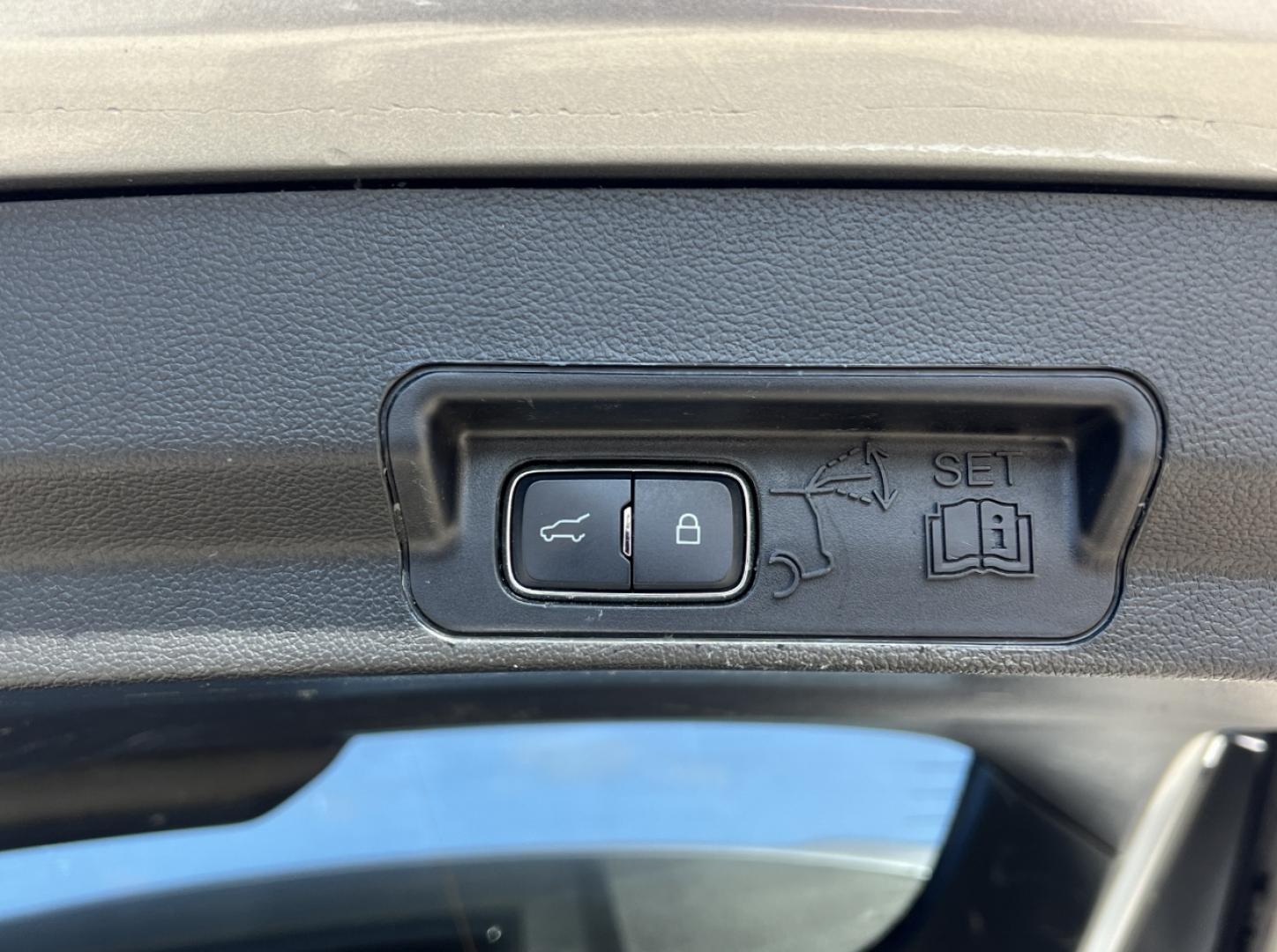 2020 SILVER /Black Ford Explorer XLT 2WD (1FMSK7DH1LG) with an 2.3L 4 Cyl. engine, Automatic transmission, located at 2990 Old Orchard Rd., Jackson, MO, 63755, 37.354214, -89.612106 - 2020 Ford Explorer XLT 93xxx miles Rear Wheel Drive 2.3L 4 Cyl. Automatic Leather 3rd Row Backup Camera Power Seats Bluetooth Remote Start Cruise Power Windows/Locks/Mirrors We have financing available and we accept trades! Fill out a credit application on our website or come by today! - Photo#21