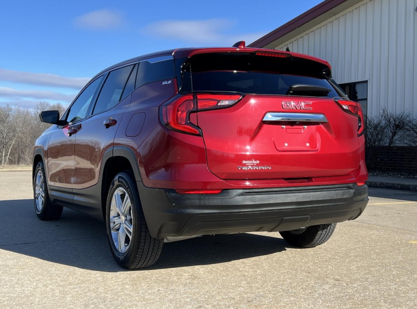2019 RED /Black GMC Terrain SLE (3GKALMEV8KL) with an 1.4L 4 Cyl. TURBO engine, Automatic transmission, located at 2990 Old Orchard Rd., Jackson, MO, 63755, 37.354214, -89.612106 - 2019 GMC Terrain SLE 72xxx miles Front Wheel Drive 1.5L 4 Cyl. Automatic Backup Camera Bluetooth Cruise Power Windows/Locks/Mirrors We have financing available and we accept trades! Fill out a credit application on our website or come by today! If you have any questions, give us a call at - Photo#7