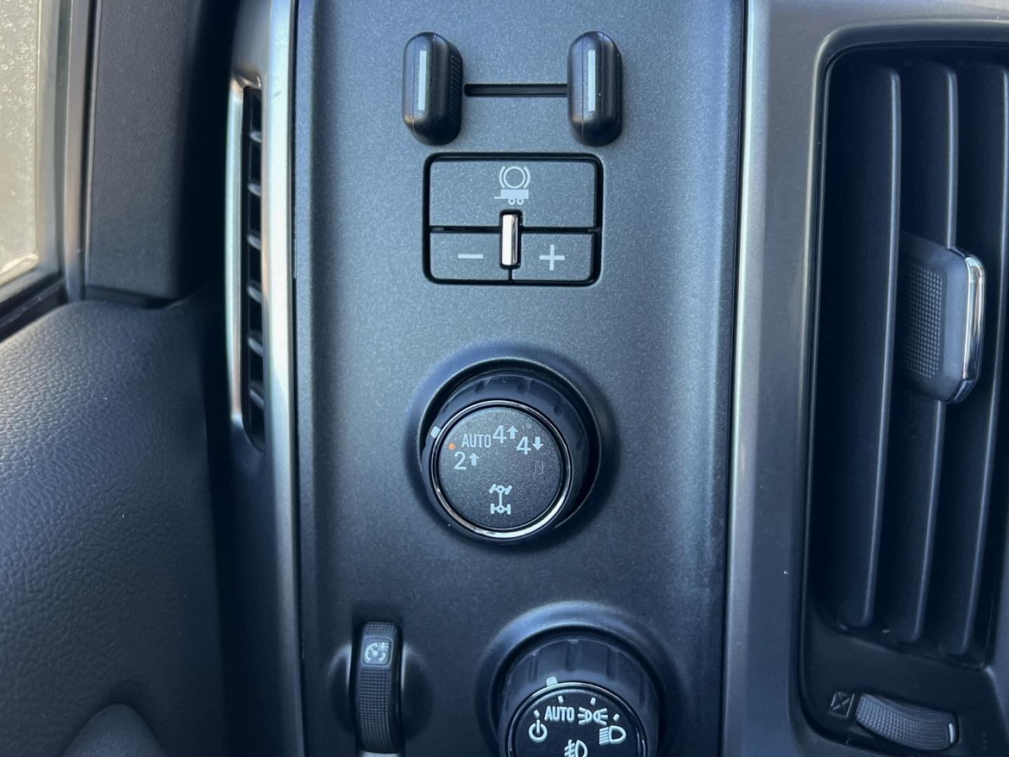 2017 SILVER /Gray Chevrolet Silverado 1500 LTZ Crew Cab Long Box 4WD (3GCUKSECXHG) with an 5.3L V8 engine, Automatic transmission, located at 2990 Old Orchard Rd., Jackson, MO, 63755, 37.354214, -89.612106 - 2017 Chevrolet Silverado 1500 LTZ 120xxx miles 4x4 5.3L V8 Automatic Leather Backup Camera Power/Heated Seats Bluetooth Cruise Power Windows/Locks/Mirrors We have financing available and we accept trades! Fill out a credit application on our website or come by today! If you have any ques - Photo#2