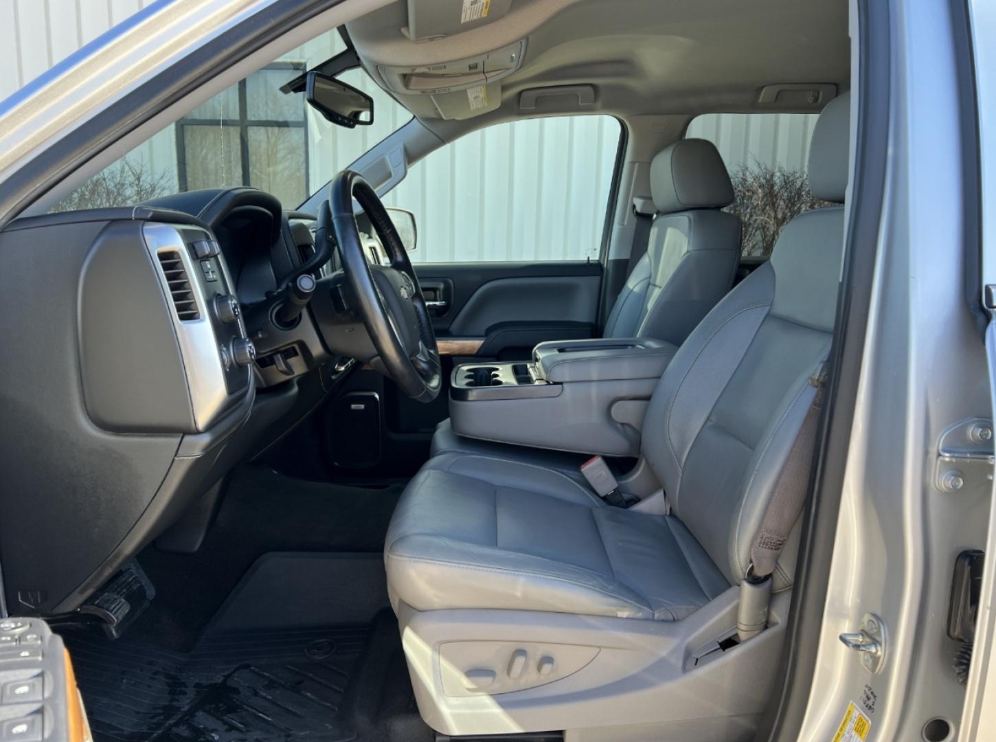 2017 SILVER /Gray Chevrolet Silverado 1500 LTZ Crew Cab Long Box 4WD (3GCUKSECXHG) with an 5.3L V8 engine, Automatic transmission, located at 2990 Old Orchard Rd., Jackson, MO, 63755, 37.354214, -89.612106 - 2017 Chevrolet Silverado 1500 LTZ 120xxx miles 4x4 5.3L V8 Automatic Leather Backup Camera Power/Heated Seats Bluetooth Cruise Power Windows/Locks/Mirrors We have financing available and we accept trades! Fill out a credit application on our website or come by today! If you have any ques - Photo#15