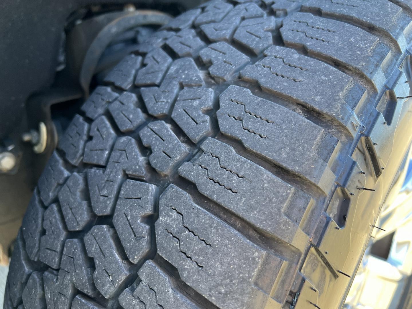 2017 SILVER /Gray Chevrolet Silverado 1500 LTZ Crew Cab Long Box 4WD (3GCUKSECXHG) with an 5.3L V8 engine, Automatic transmission, located at 2990 Old Orchard Rd., Jackson, MO, 63755, 37.354214, -89.612106 - 2017 Chevrolet Silverado 1500 LTZ 120xxx miles 4x4 5.3L V8 Automatic Leather Backup Camera Power/Heated Seats Bluetooth Cruise Power Windows/Locks/Mirrors We have financing available and we accept trades! Fill out a credit application on our website or come by today! If you have any ques - Photo#33