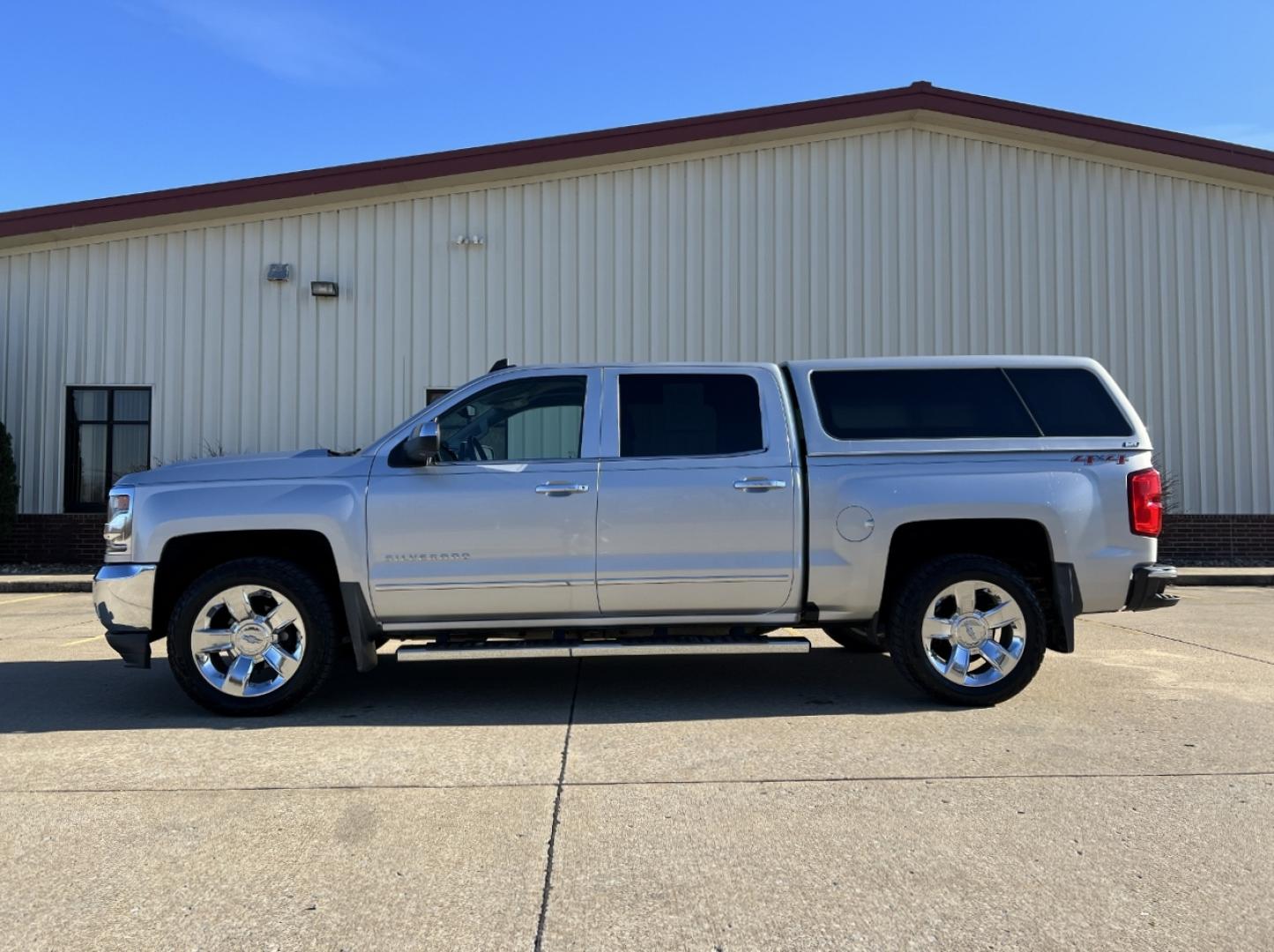 2017 SILVER /Gray Chevrolet Silverado 1500 LTZ Crew Cab Long Box 4WD (3GCUKSECXHG) with an 5.3L V8 engine, Automatic transmission, located at 2990 Old Orchard Rd., Jackson, MO, 63755, 37.354214, -89.612106 - 2017 Chevrolet Silverado 1500 LTZ 120xxx miles 4x4 5.3L V8 Automatic Leather Backup Camera Power/Heated Seats Bluetooth Cruise Power Windows/Locks/Mirrors We have financing available and we accept trades! Fill out a credit application on our website or come by today! If you have any ques - Photo#7