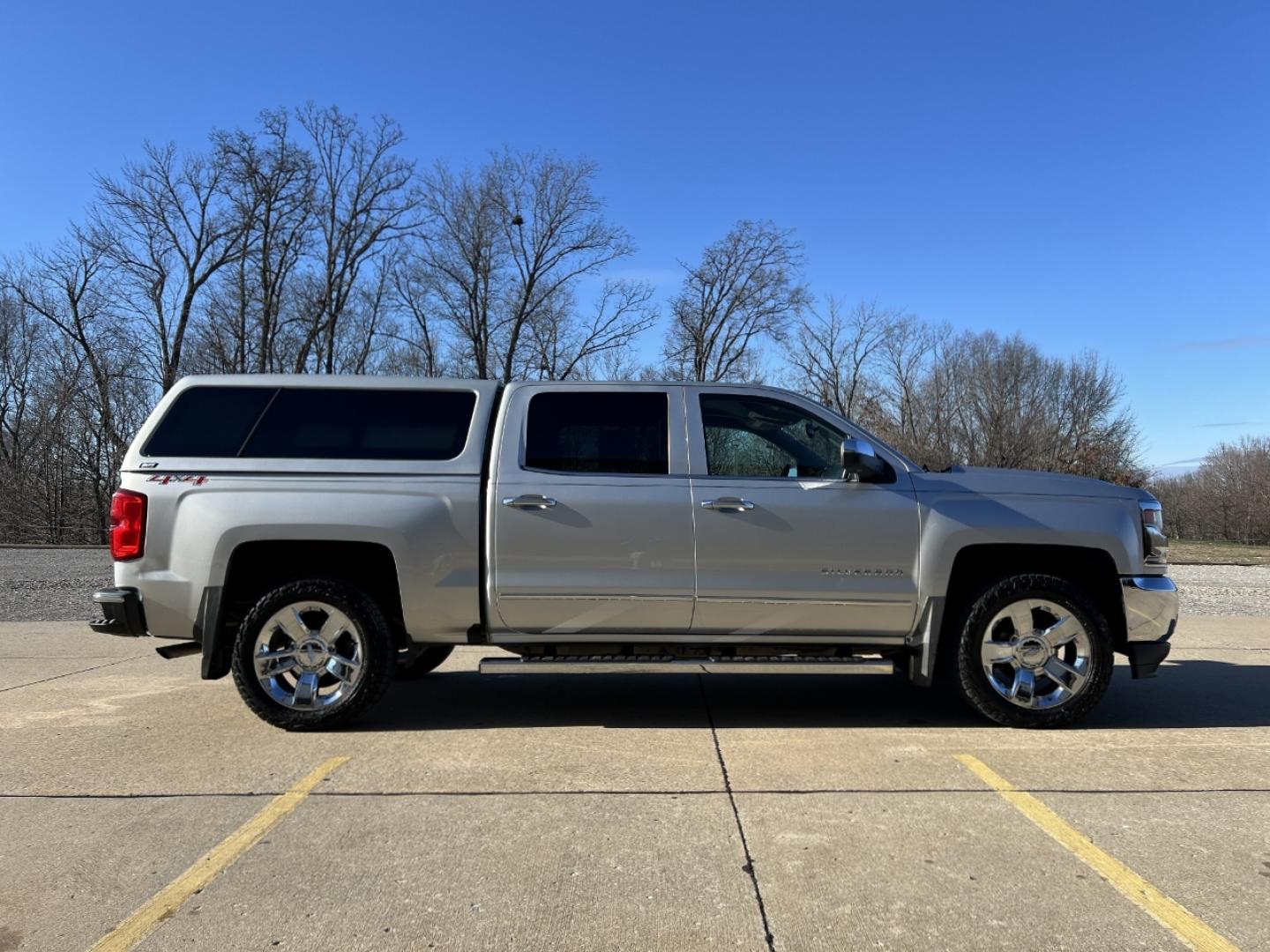 2017 SILVER /Gray Chevrolet Silverado 1500 LTZ Crew Cab Long Box 4WD (3GCUKSECXHG) with an 5.3L V8 engine, Automatic transmission, located at 2990 Old Orchard Rd., Jackson, MO, 63755, 37.354214, -89.612106 - 2017 Chevrolet Silverado 1500 LTZ 120xxx miles 4x4 5.3L V8 Automatic Leather Backup Camera Power/Heated Seats Bluetooth Cruise Power Windows/Locks/Mirrors We have financing available and we accept trades! Fill out a credit application on our website or come by today! If you have any ques - Photo#8