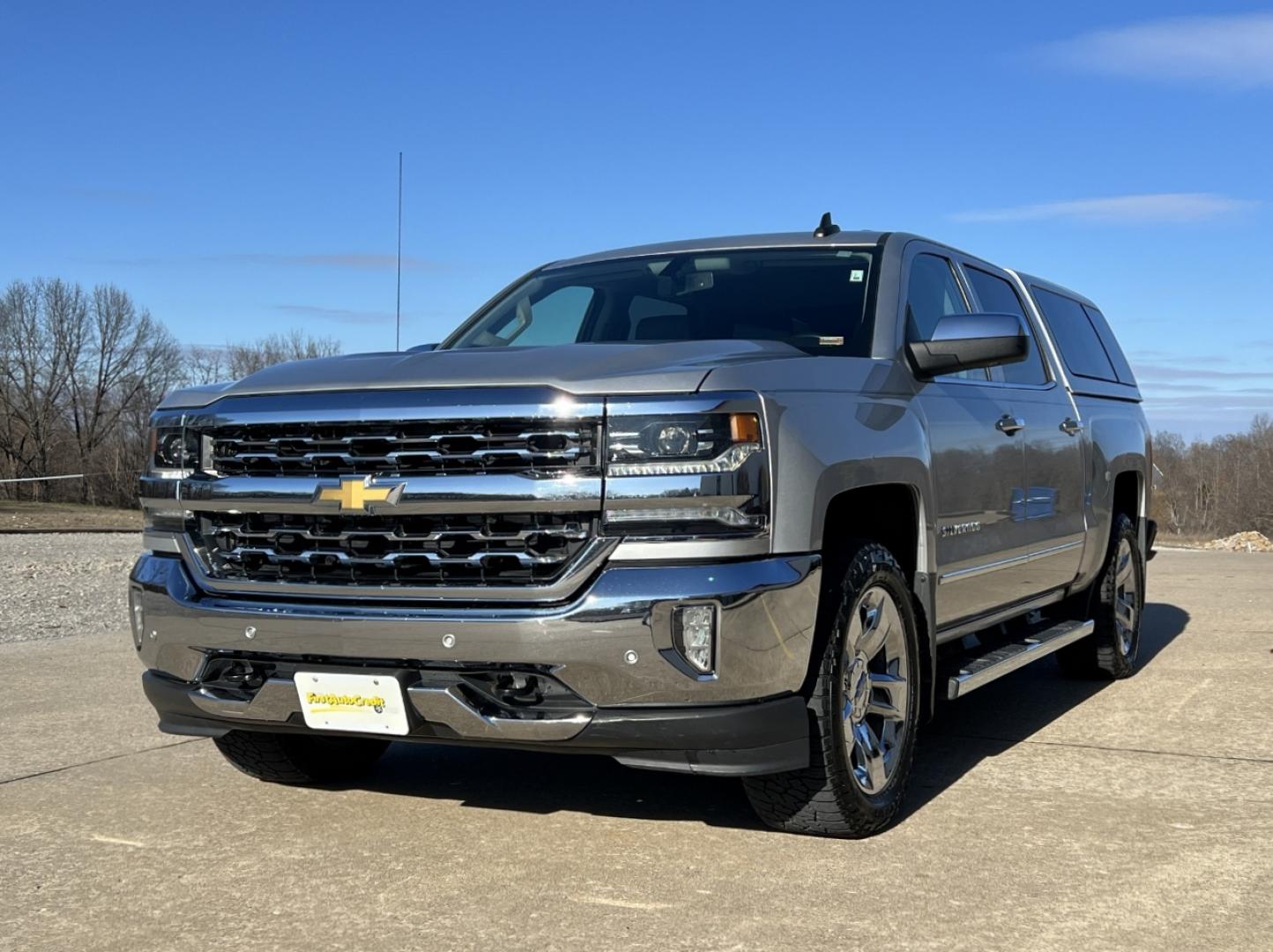 2017 SILVER /Gray Chevrolet Silverado 1500 LTZ Crew Cab Long Box 4WD (3GCUKSECXHG) with an 5.3L V8 engine, Automatic transmission, located at 2990 Old Orchard Rd., Jackson, MO, 63755, 37.354214, -89.612106 - 2017 Chevrolet Silverado 1500 LTZ 120xxx miles 4x4 5.3L V8 Automatic Leather Backup Camera Power/Heated Seats Bluetooth Cruise Power Windows/Locks/Mirrors We have financing available and we accept trades! Fill out a credit application on our website or come by today! If you have any ques - Photo#6