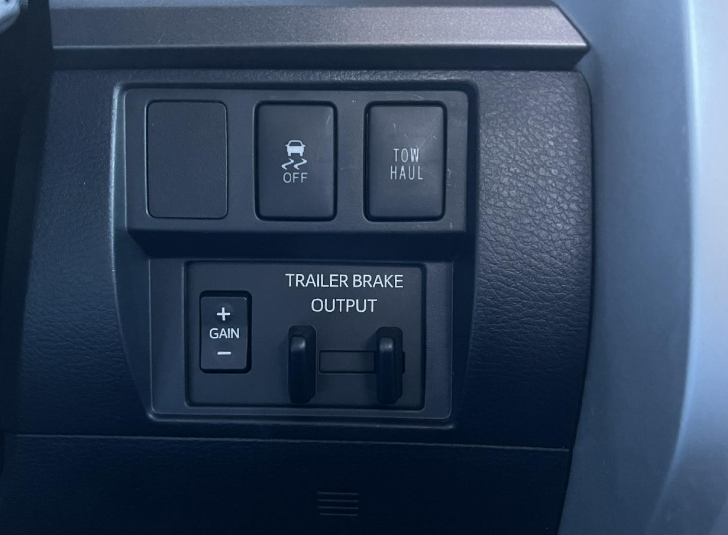 2018 RED /Black Toyota Tundra SR5 5.7L V8 Double Cab 4WD (5TFUY5F13JX) with an 5.7L V8 engine, Automatic transmission, located at 2990 Old Orchard Rd., Jackson, MO, 63755, 37.354214, -89.612106 - 2018 Toyota Tundra SR5 105xxx miles 4x4 5.7L V8 Automatic Backup Camera Power Driver Seat Bluetooth Cruise Power Windows/Locks/Mirrors We have financing available and we accept trades! Fill out a credit application on our website or come by today! If you have any questions, give us a call - Photo#29