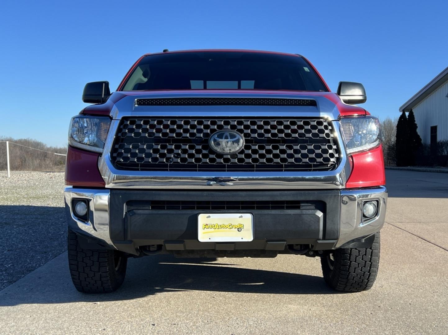 2018 RED /Black Toyota Tundra SR5 5.7L V8 Double Cab 4WD (5TFUY5F13JX) with an 5.7L V8 engine, Automatic transmission, located at 2990 Old Orchard Rd., Jackson, MO, 63755, 37.354214, -89.612106 - 2018 Toyota Tundra SR5 105xxx miles 4x4 5.7L V8 Automatic Backup Camera Power Driver Seat Bluetooth Cruise Power Windows/Locks/Mirrors We have financing available and we accept trades! Fill out a credit application on our website or come by today! If you have any questions, give us a call - Photo#11