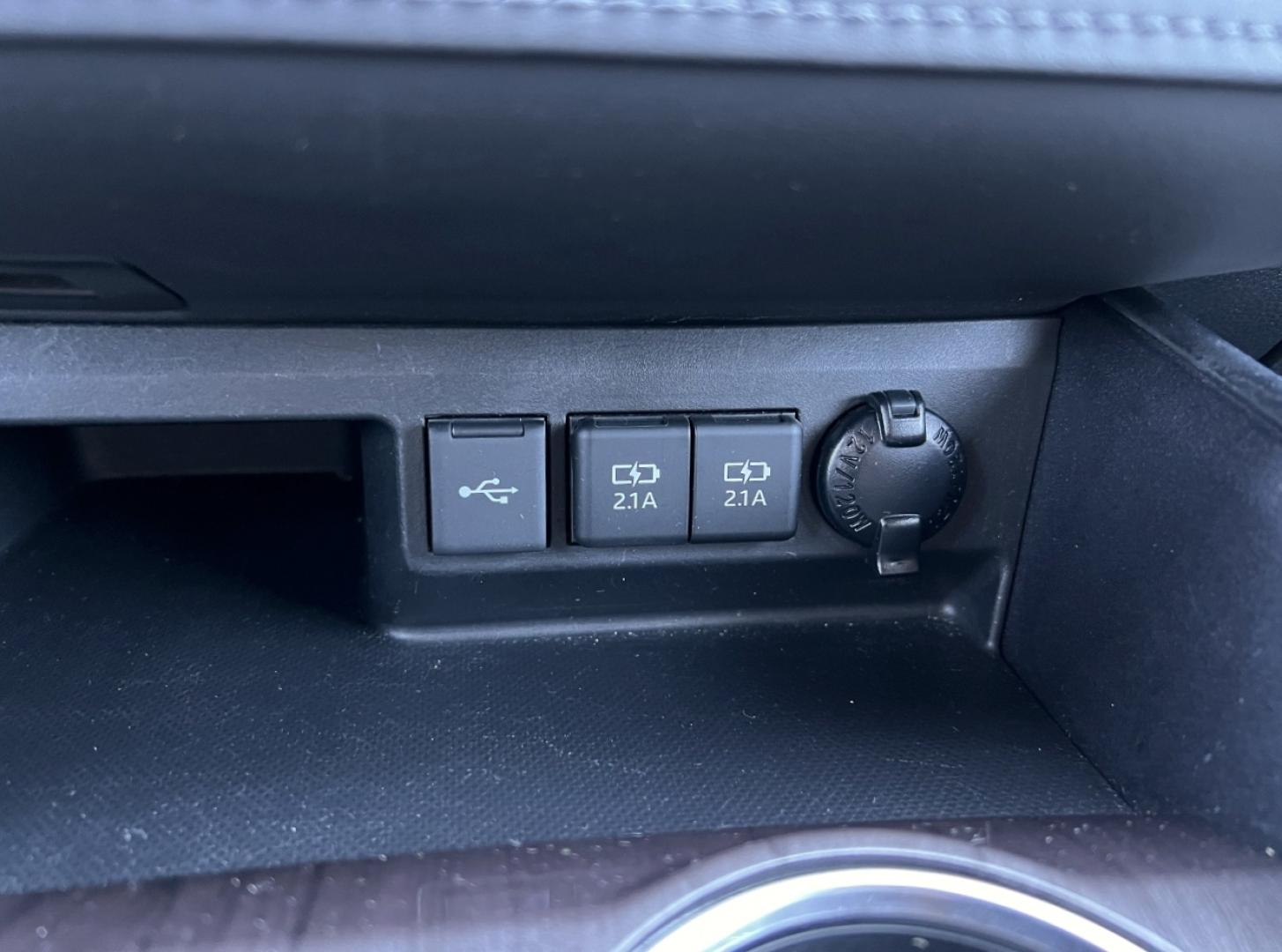 2020 WHITE /Black Toyota Highlander Limited AWD V6 (5TDDZRBH5LS) with an 3.5L V6 engine, Automatic transmission, located at 2990 Old Orchard Rd., Jackson, MO, 63755, 37.354214, -89.612106 - 2020 Toyota Highlander Limited 1-Owner 91xxx miles All Wheel Drive 3.5L V6 Automatic Leather 3rd Row Navigation Power/Heated/Cooled Seats Heated Steering Wheel Backup Camera Sunroof Bluetooth Cruise Power Windows/Locks/Mirrors We have financing available and we accept trades! Fill o - Photo#30