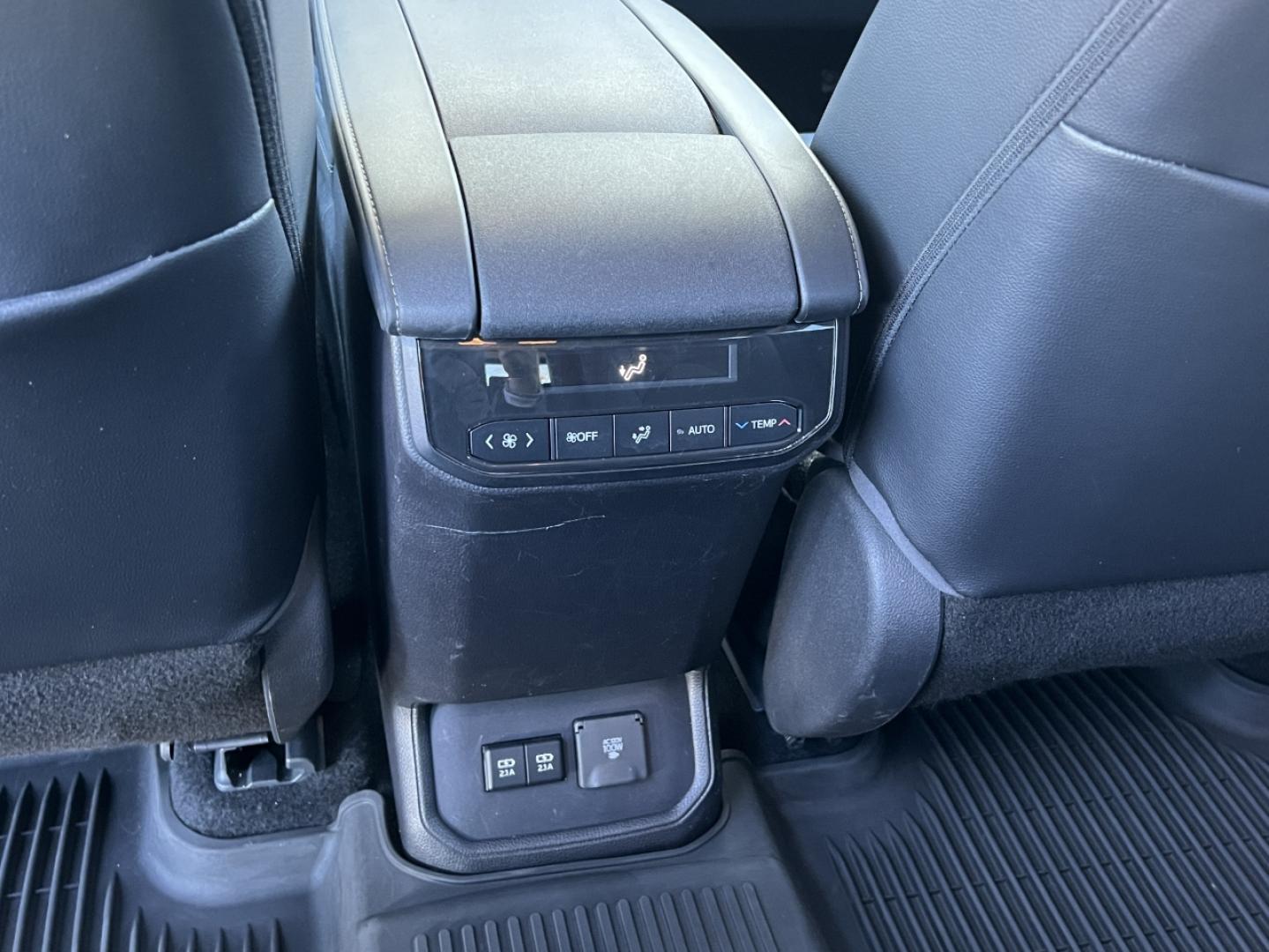 2020 WHITE /Black Toyota Highlander Limited AWD V6 (5TDDZRBH5LS) with an 3.5L V6 engine, Automatic transmission, located at 2990 Old Orchard Rd., Jackson, MO, 63755, 37.354214, -89.612106 - 2020 Toyota Highlander Limited 1-Owner 91xxx miles All Wheel Drive 3.5L V6 Automatic Leather 3rd Row Navigation Power/Heated/Cooled Seats Heated Steering Wheel Backup Camera Sunroof Bluetooth Cruise Power Windows/Locks/Mirrors We have financing available and we accept trades! Fill o - Photo#36